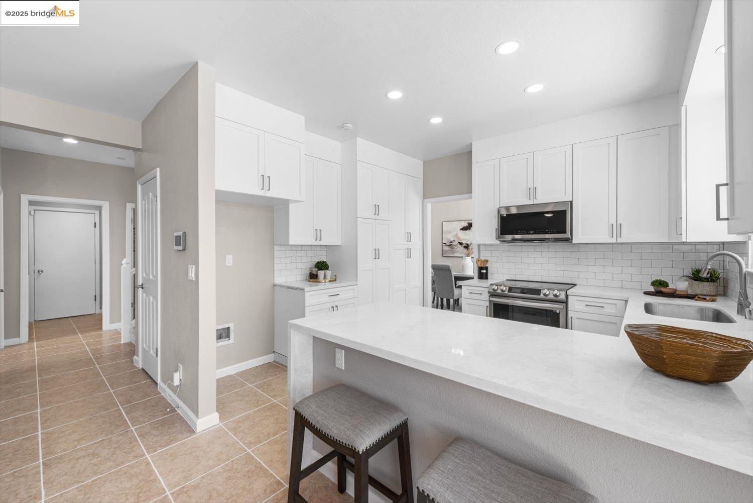 Detail Gallery Image 17 of 55 For 14 Cotati Ct, Oakley,  CA 94561 - 4 Beds | 2/1 Baths