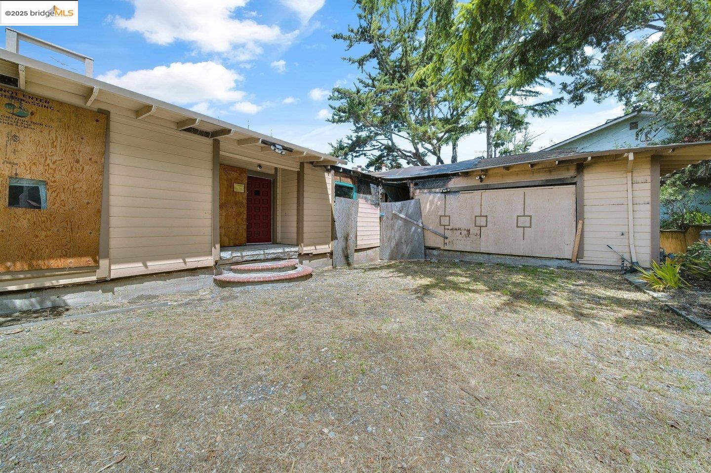 Detail Gallery Image 2 of 35 For , Oakland,  CA 94605 - 3 Beds | 2 Baths