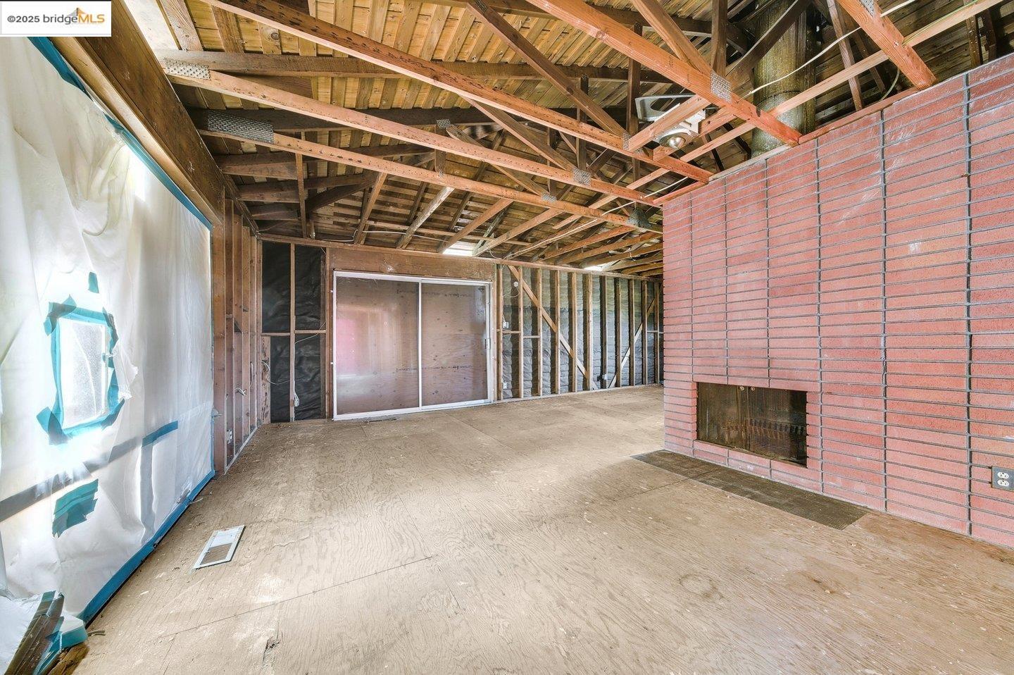 Detail Gallery Image 11 of 35 For , Oakland,  CA 94605 - 3 Beds | 2 Baths