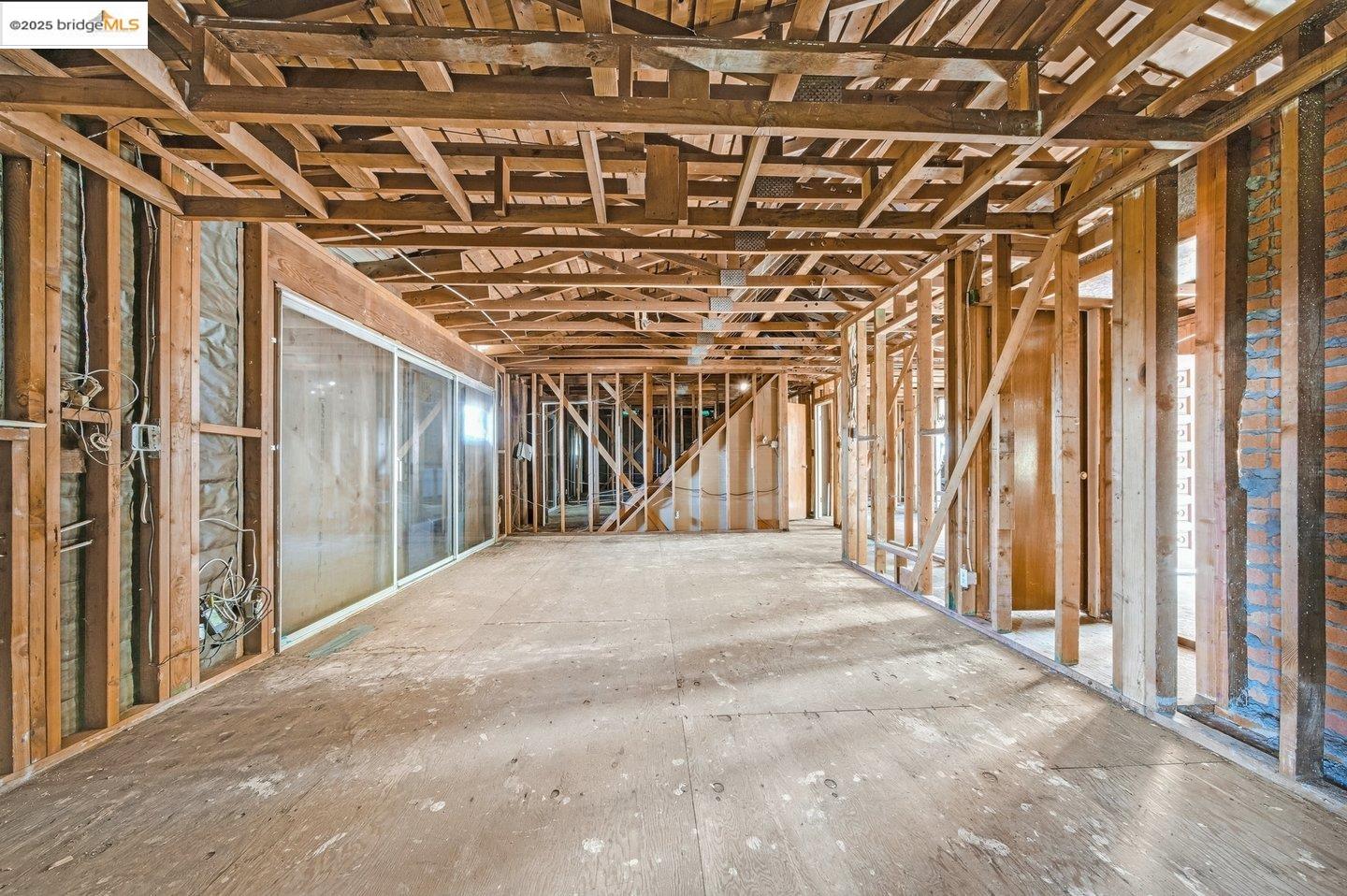 Detail Gallery Image 12 of 35 For , Oakland,  CA 94605 - 3 Beds | 2 Baths