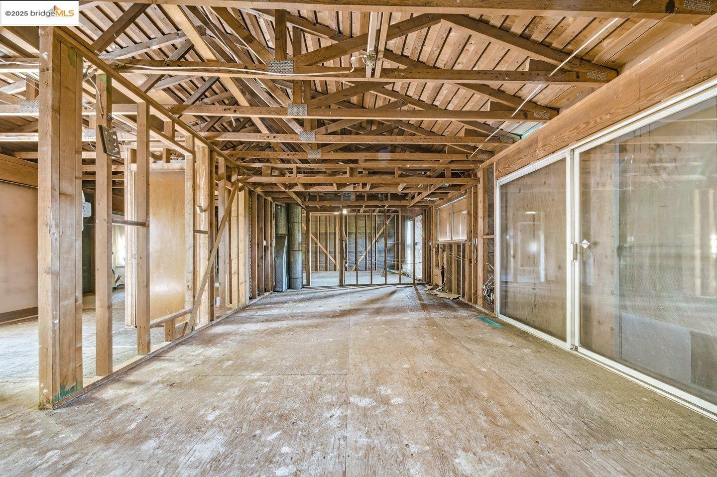 Detail Gallery Image 14 of 35 For , Oakland,  CA 94605 - 3 Beds | 2 Baths