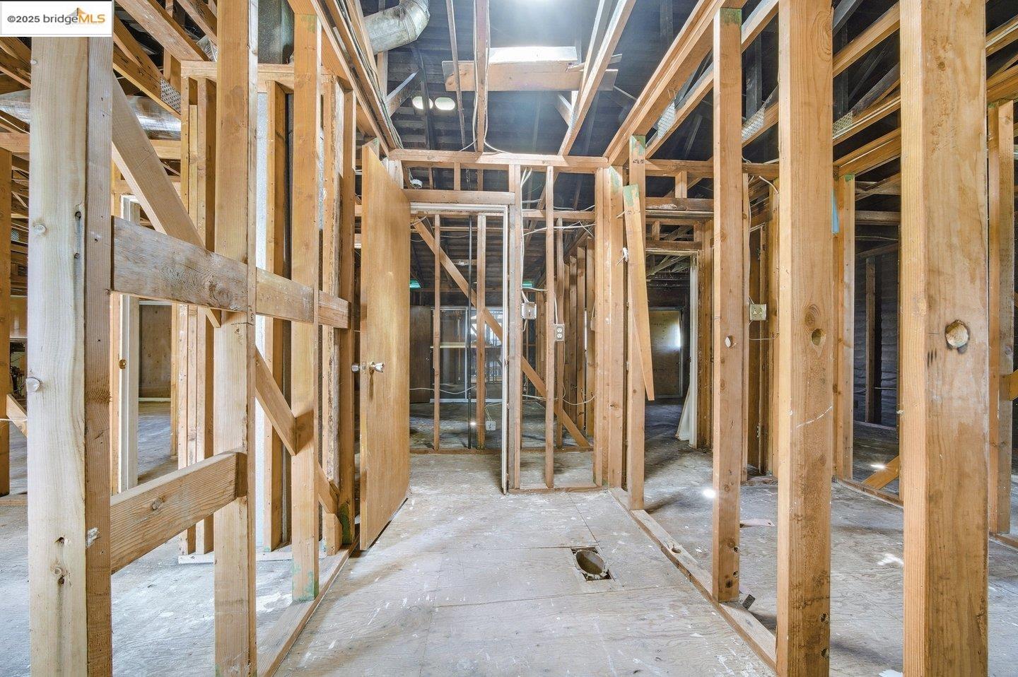 Detail Gallery Image 19 of 35 For , Oakland,  CA 94605 - 3 Beds | 2 Baths