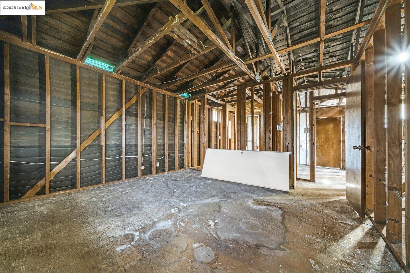 Detail Gallery Image 22 of 35 For , Oakland,  CA 94605 - 3 Beds | 2 Baths
