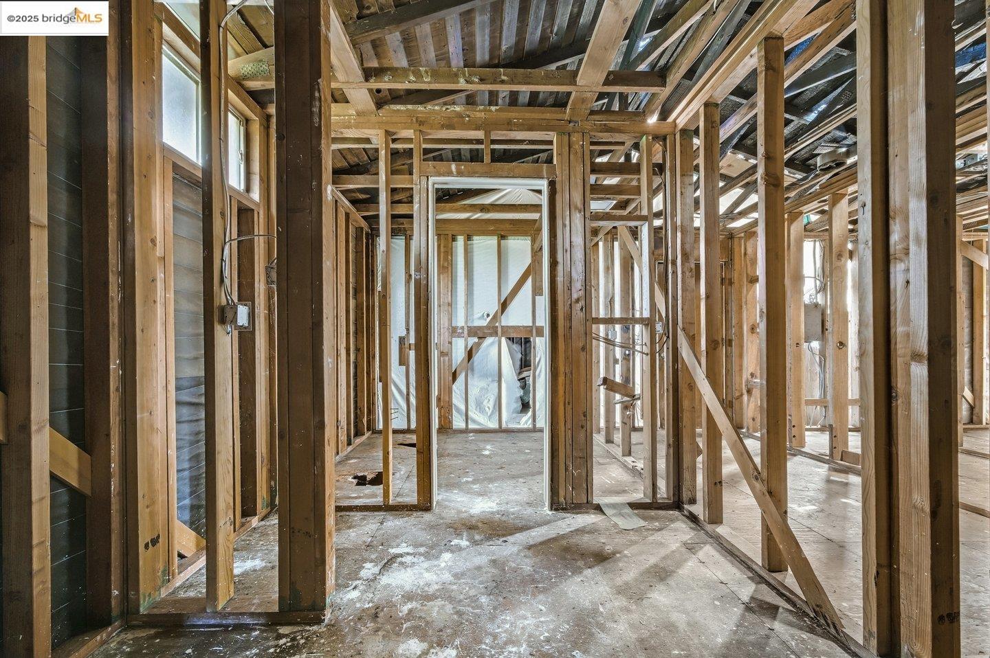 Detail Gallery Image 24 of 35 For , Oakland,  CA 94605 - 3 Beds | 2 Baths