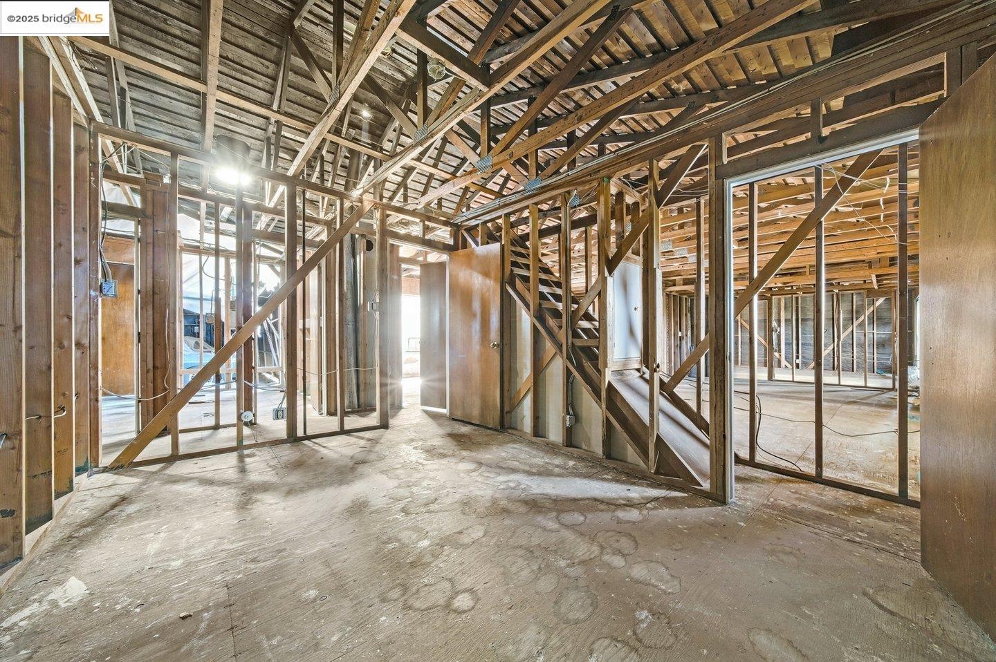 Detail Gallery Image 25 of 35 For , Oakland,  CA 94605 - 3 Beds | 2 Baths