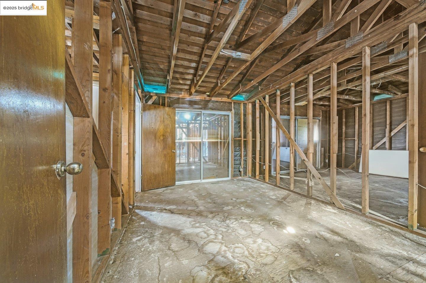 Detail Gallery Image 26 of 35 For , Oakland,  CA 94605 - 3 Beds | 2 Baths