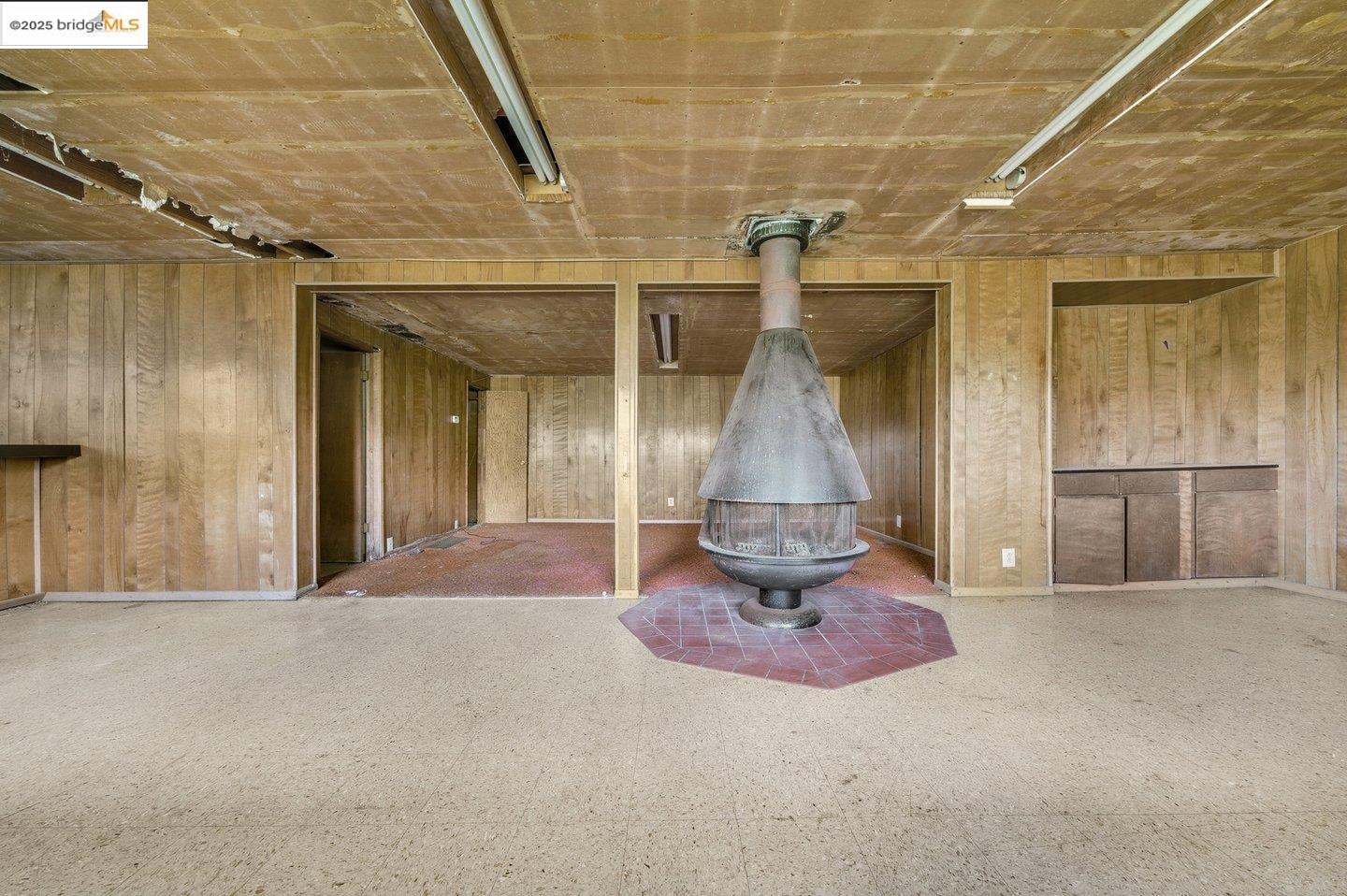 Detail Gallery Image 29 of 35 For , Oakland,  CA 94605 - 3 Beds | 2 Baths