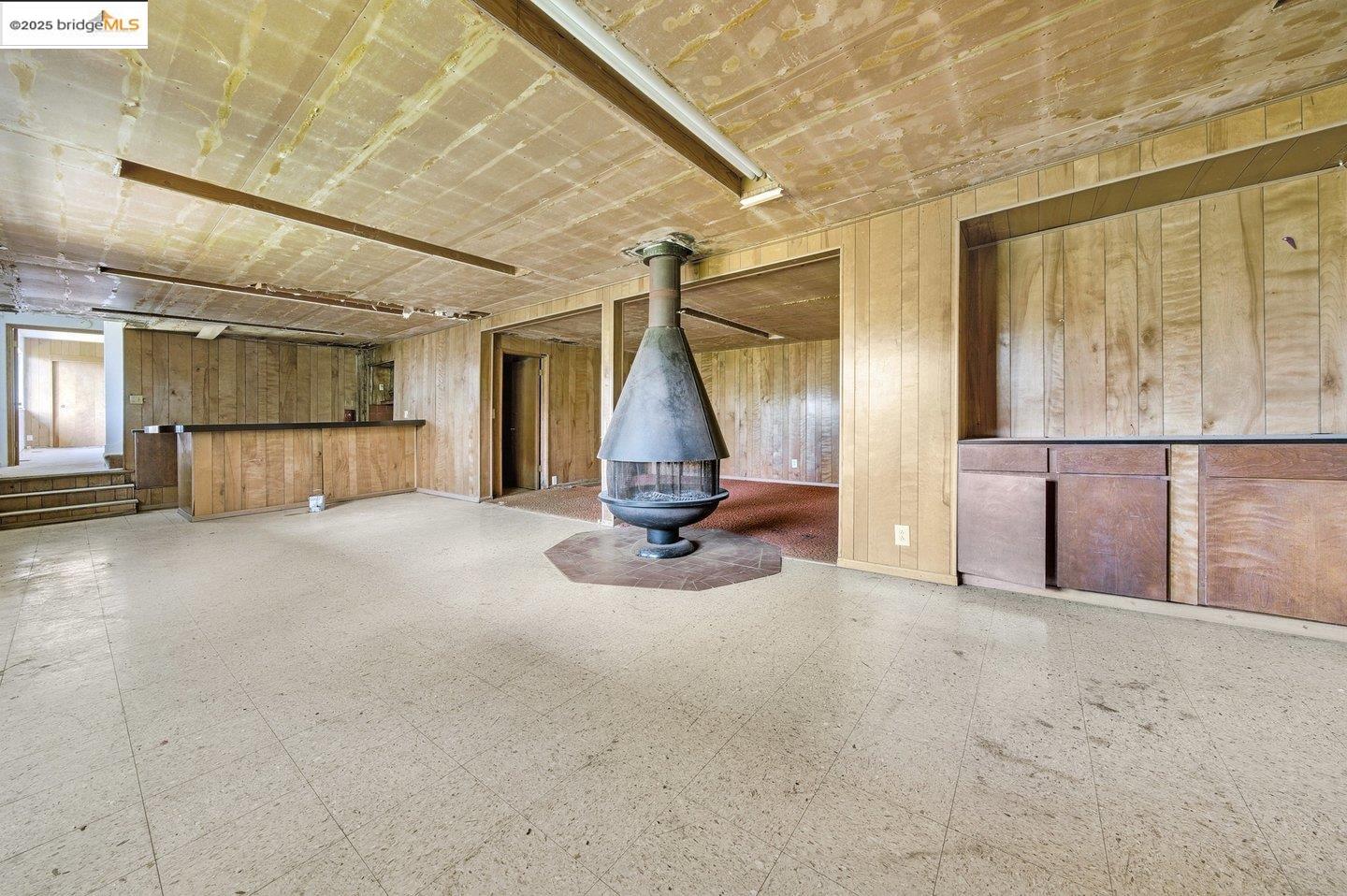Detail Gallery Image 30 of 35 For , Oakland,  CA 94605 - 3 Beds | 2 Baths