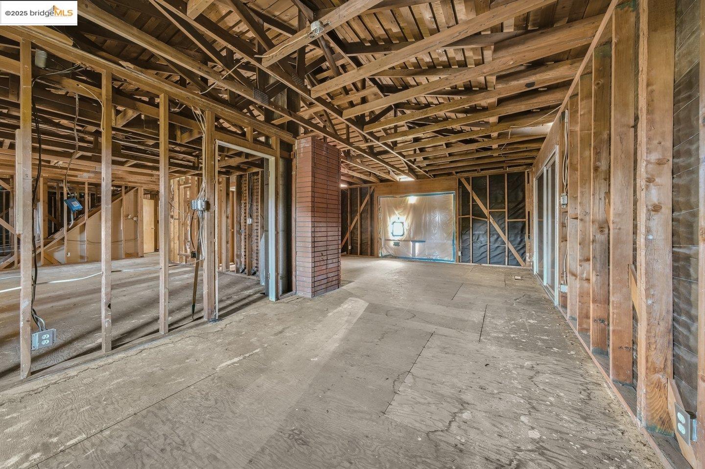 Detail Gallery Image 9 of 35 For , Oakland,  CA 94605 - 3 Beds | 2 Baths