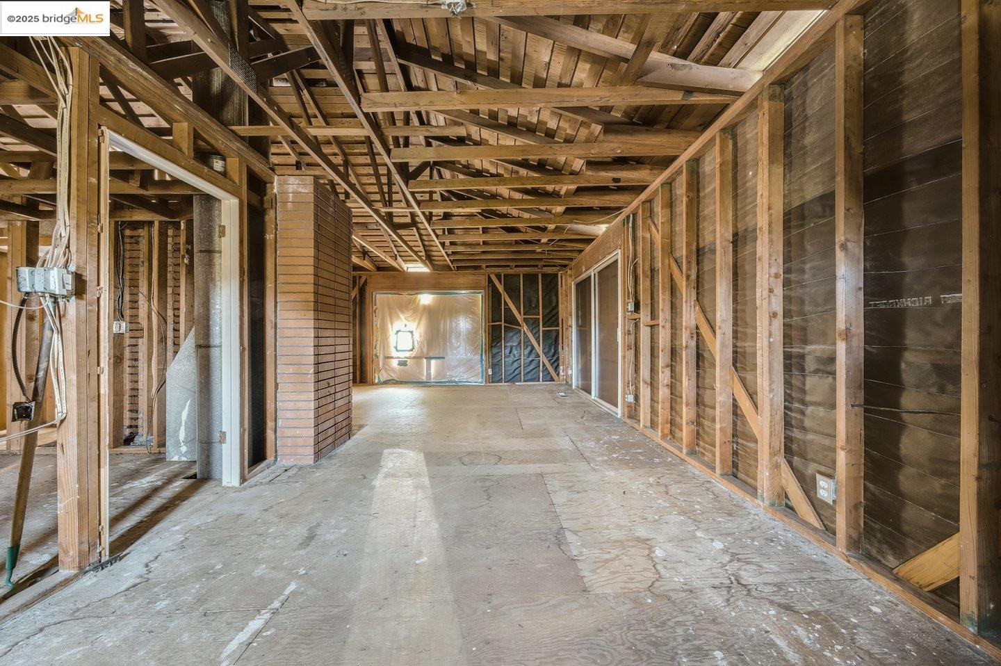 Detail Gallery Image 10 of 35 For , Oakland,  CA 94605 - 3 Beds | 2 Baths