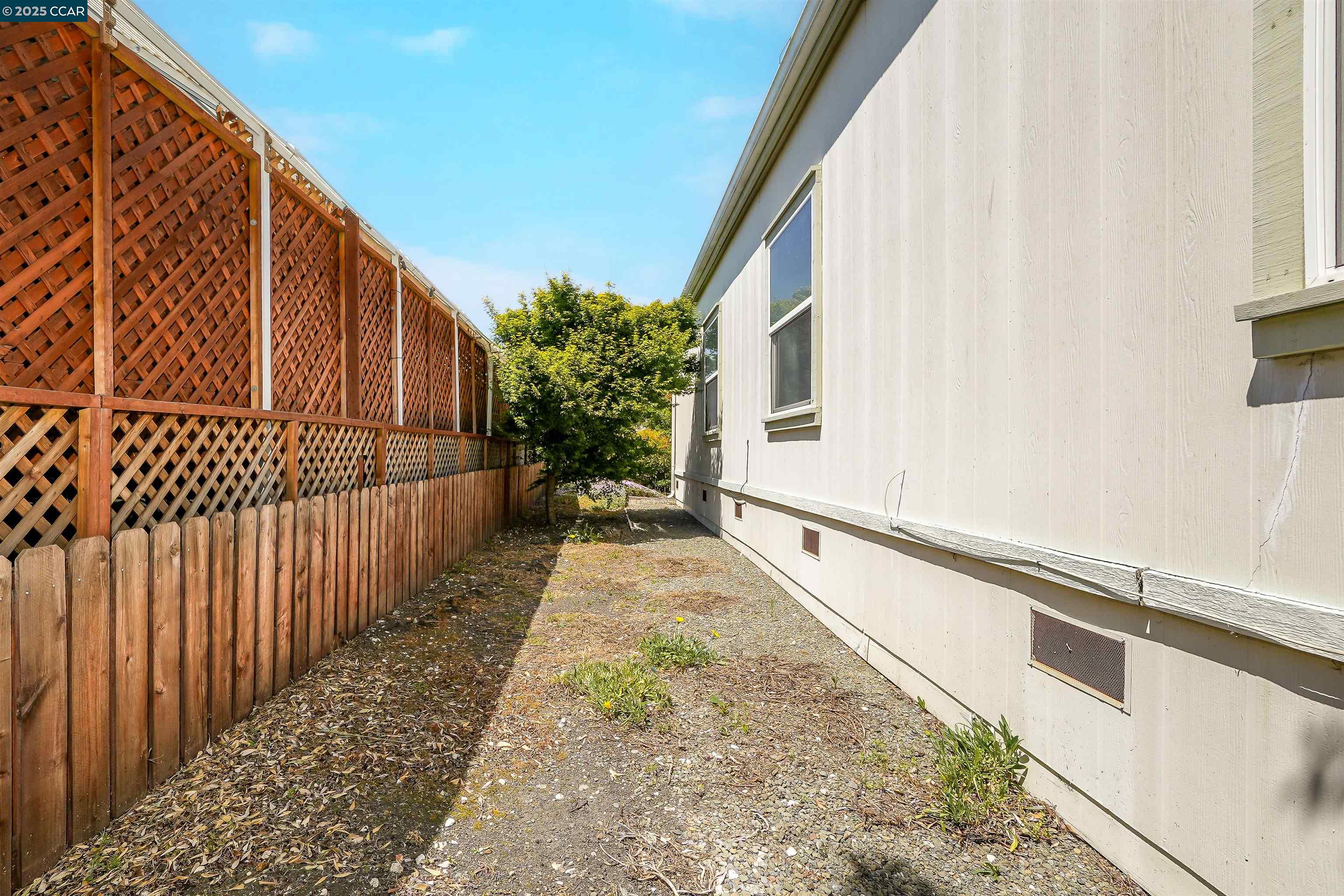 Detail Gallery Image 39 of 43 For 1287 Sussex Way, Hayward,  CA 94544 - 3 Beds | 2 Baths