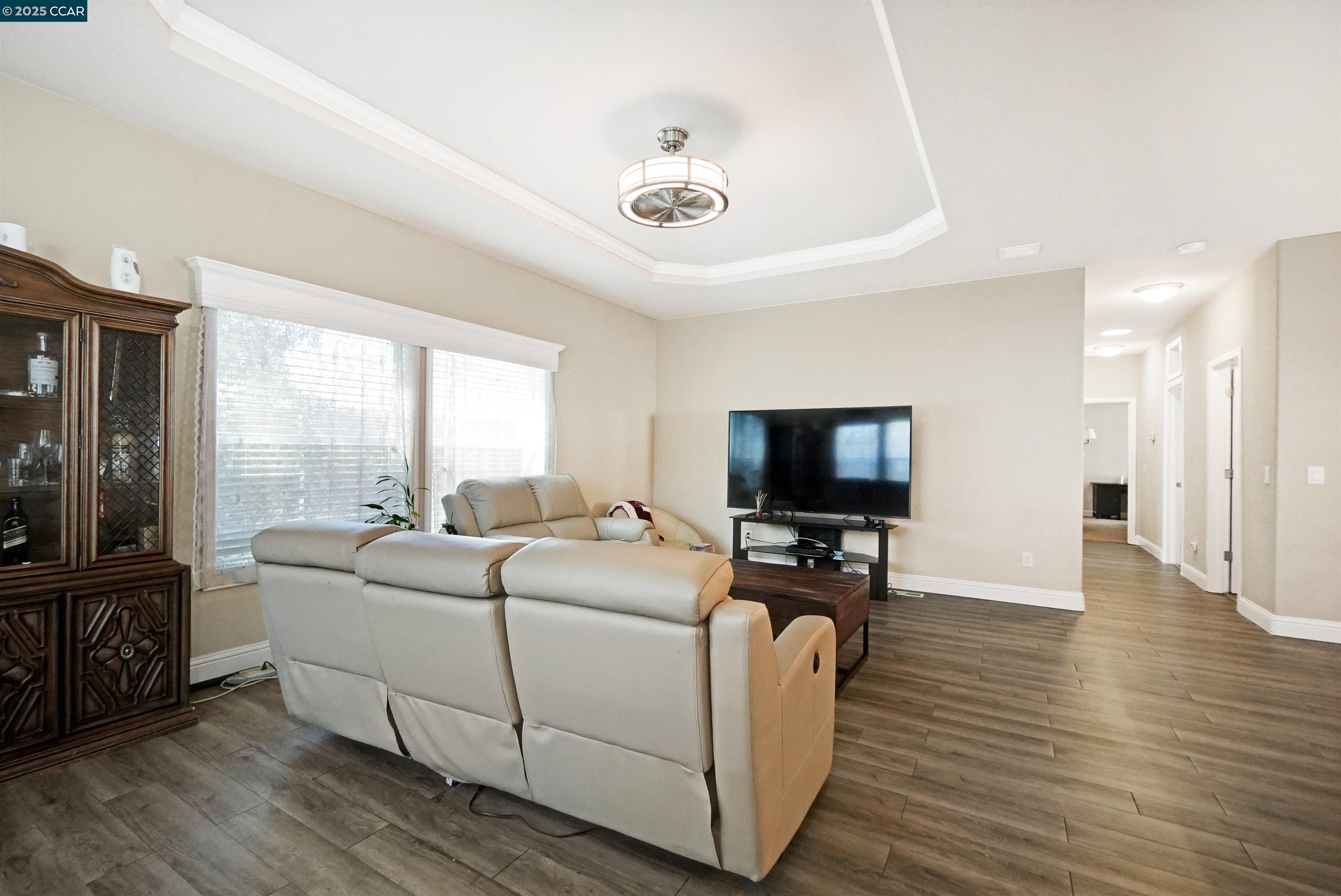 Detail Gallery Image 8 of 43 For 1287 Sussex Way, Hayward,  CA 94544 - 3 Beds | 2 Baths