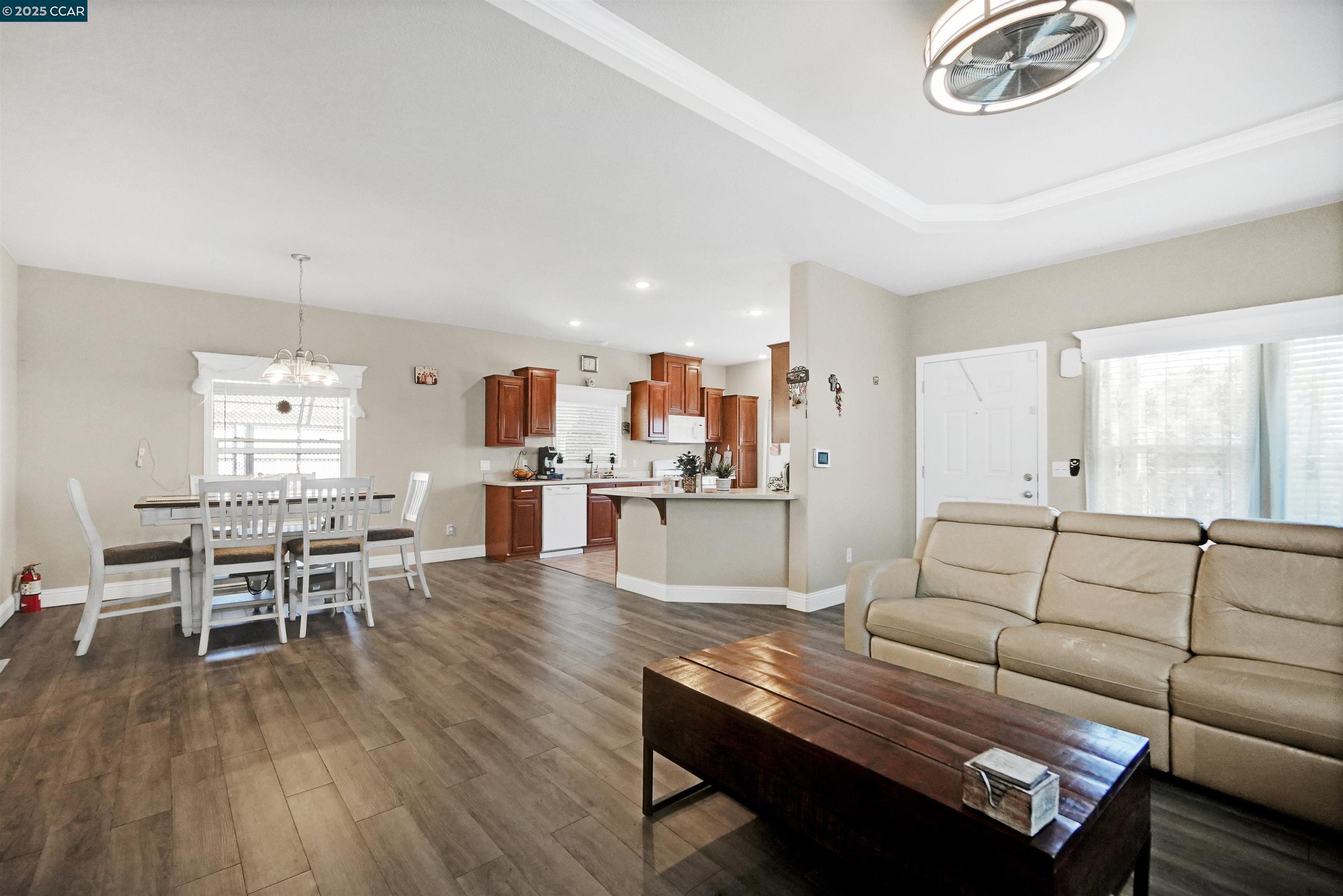Detail Gallery Image 10 of 43 For 1287 Sussex Way, Hayward,  CA 94544 - 3 Beds | 2 Baths