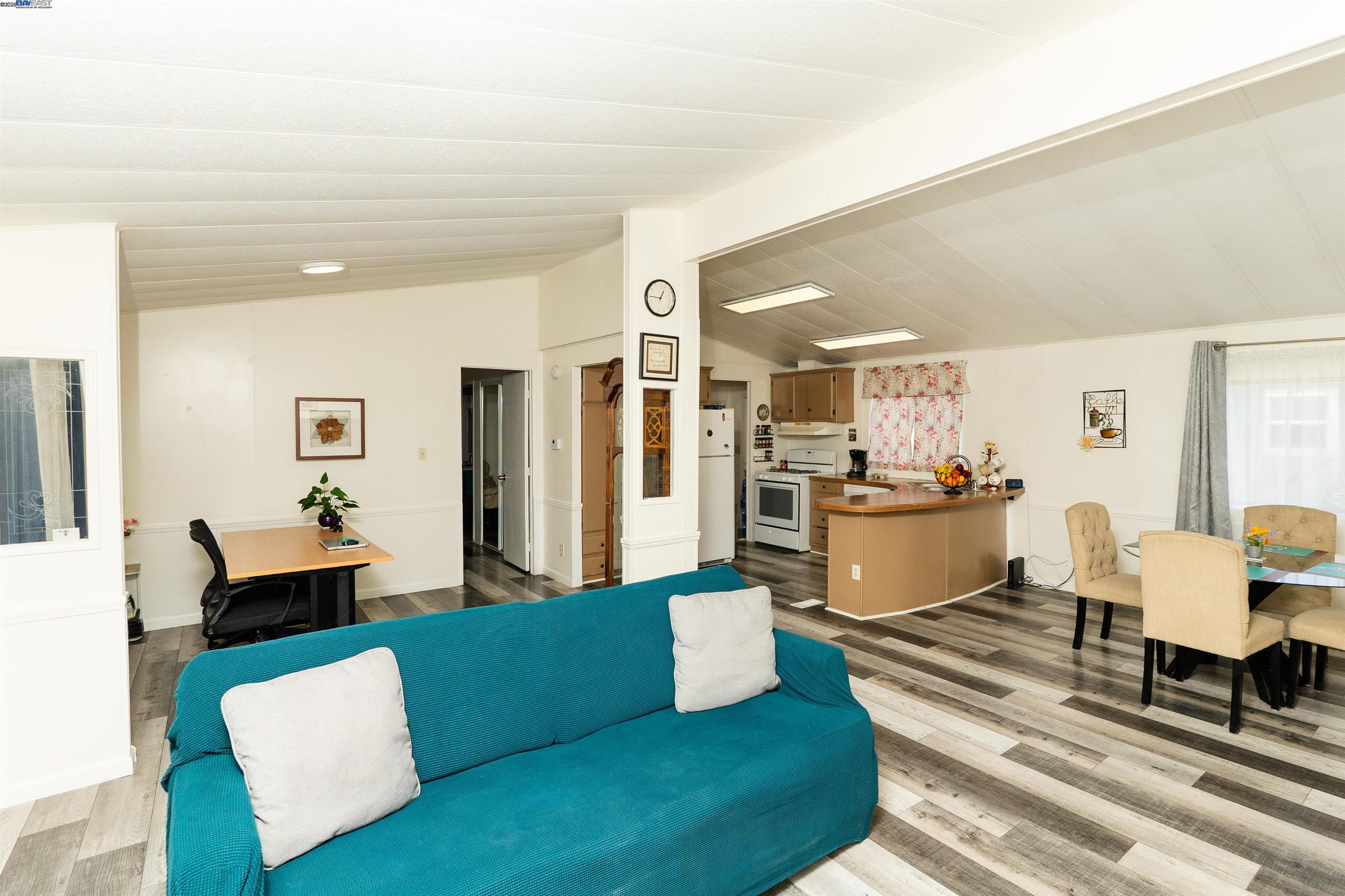 Detail Gallery Image 11 of 41 For 2499 E Gerard Ave #139,  Merced,  CA 95341 - 3 Beds | 2 Baths