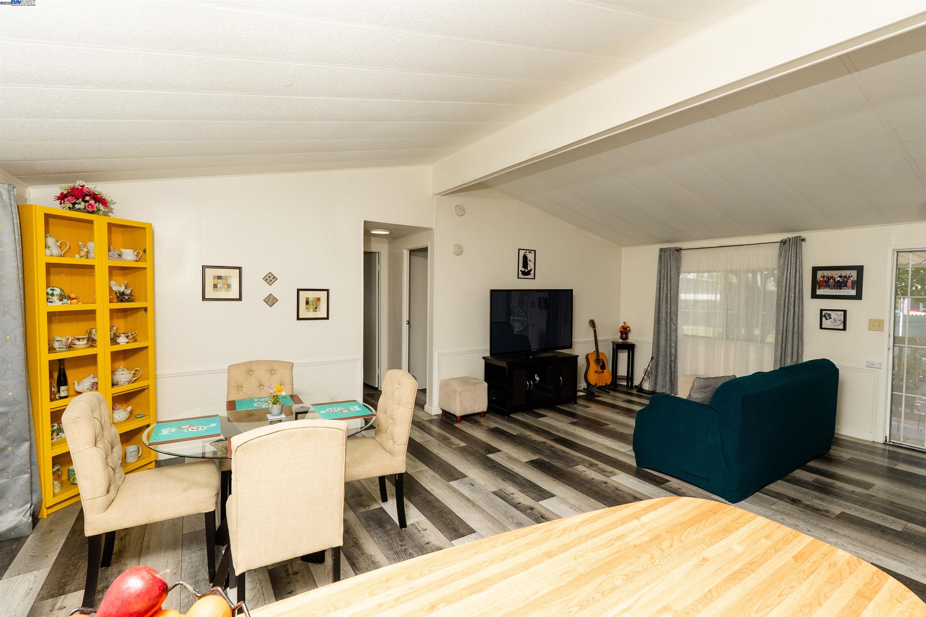 Detail Gallery Image 12 of 41 For 2499 E Gerard Ave #139,  Merced,  CA 95341 - 3 Beds | 2 Baths