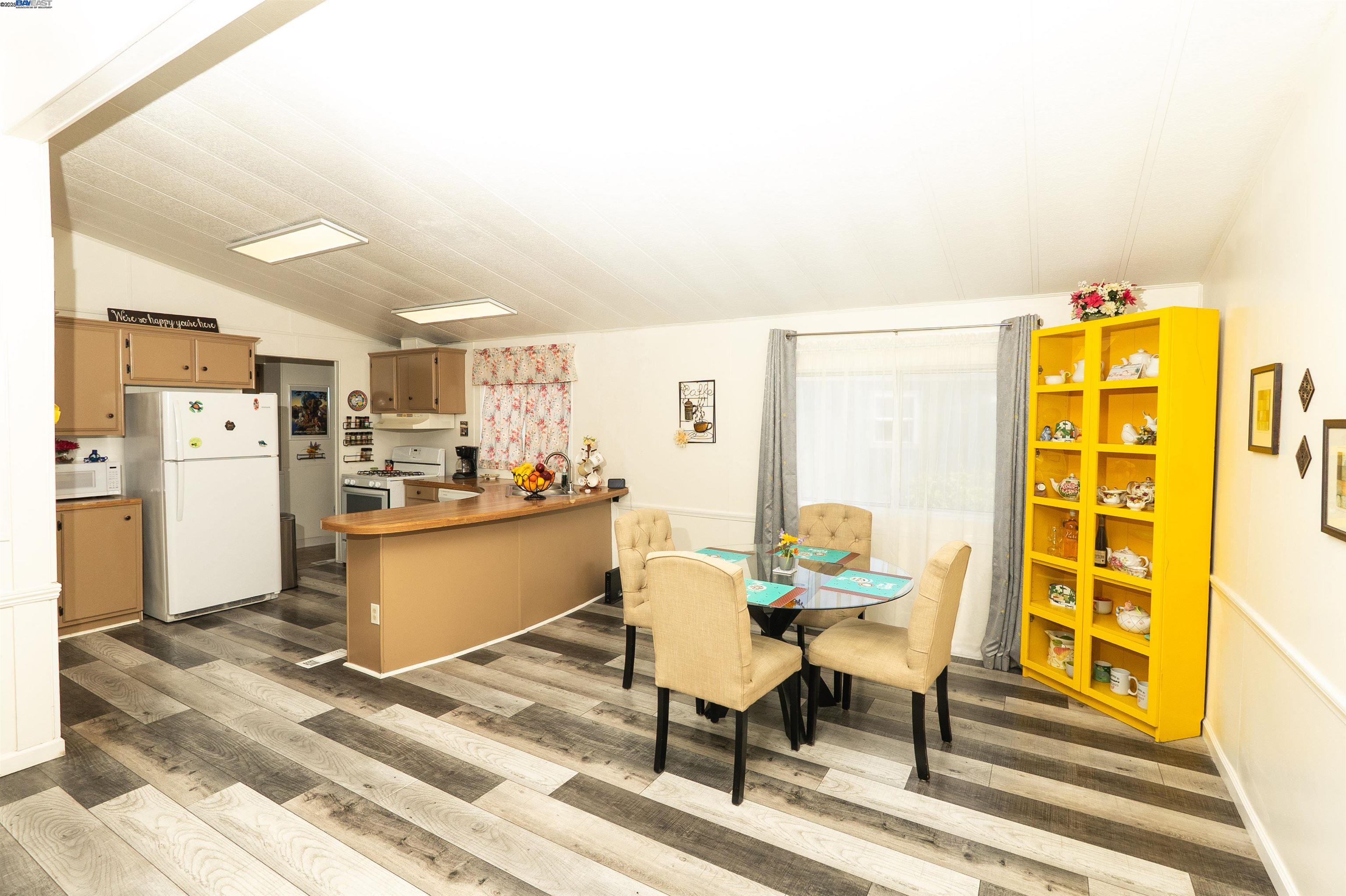 Detail Gallery Image 15 of 41 For 2499 E Gerard Ave #139,  Merced,  CA 95341 - 3 Beds | 2 Baths