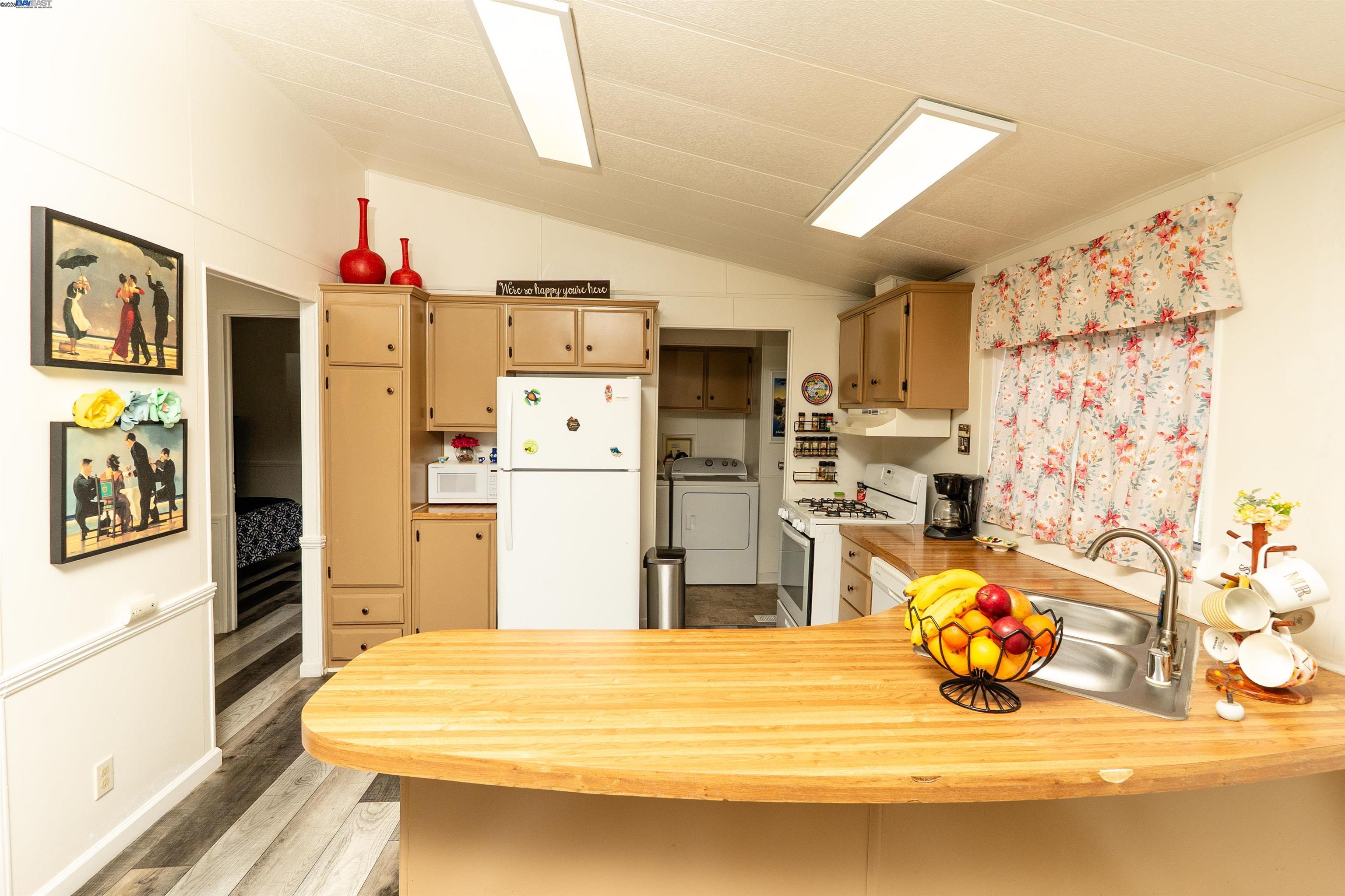 Detail Gallery Image 17 of 41 For 2499 E Gerard Ave #139,  Merced,  CA 95341 - 3 Beds | 2 Baths