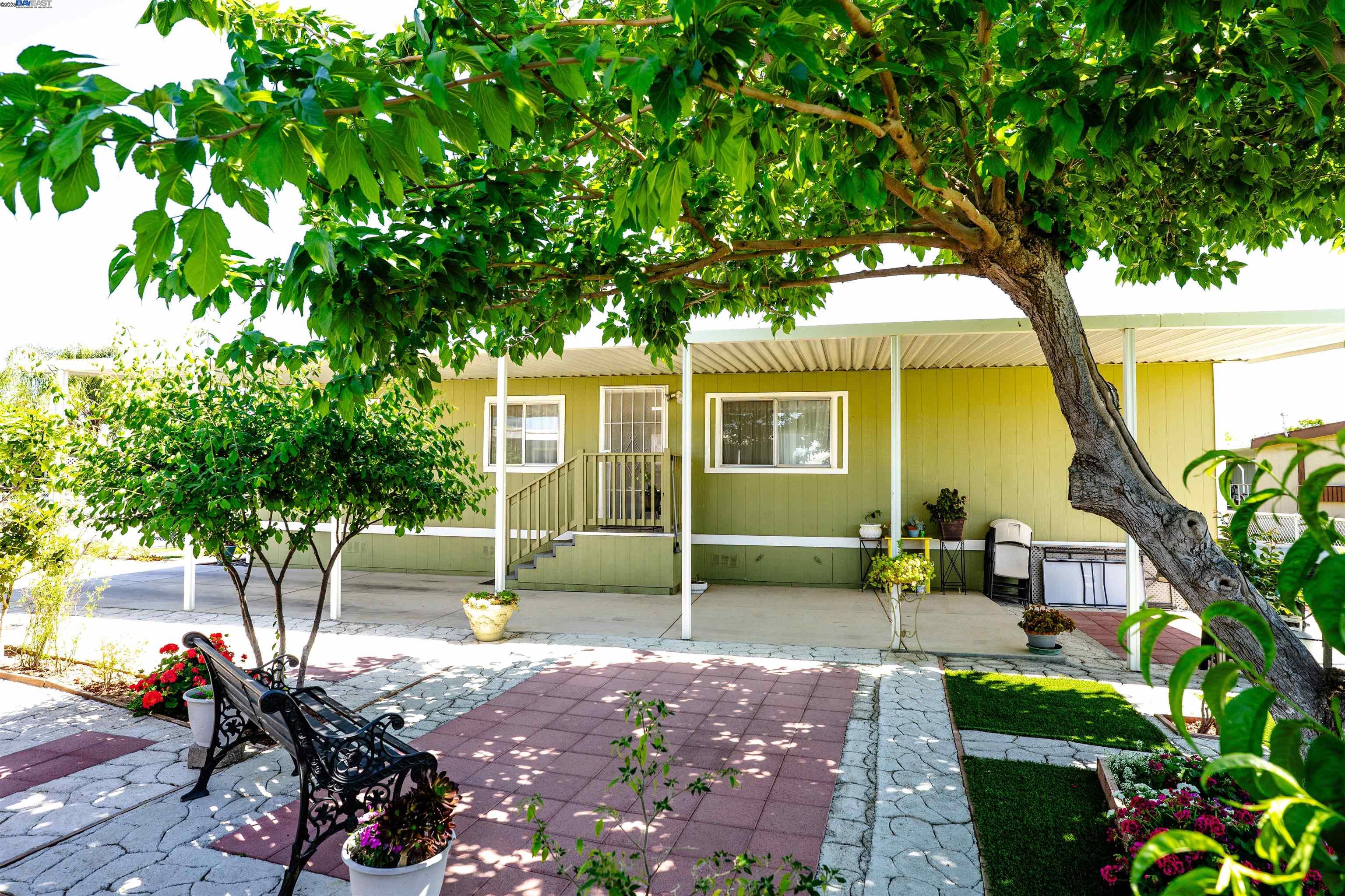 Detail Gallery Image 4 of 41 For 2499 E Gerard Ave #139,  Merced,  CA 95341 - 3 Beds | 2 Baths