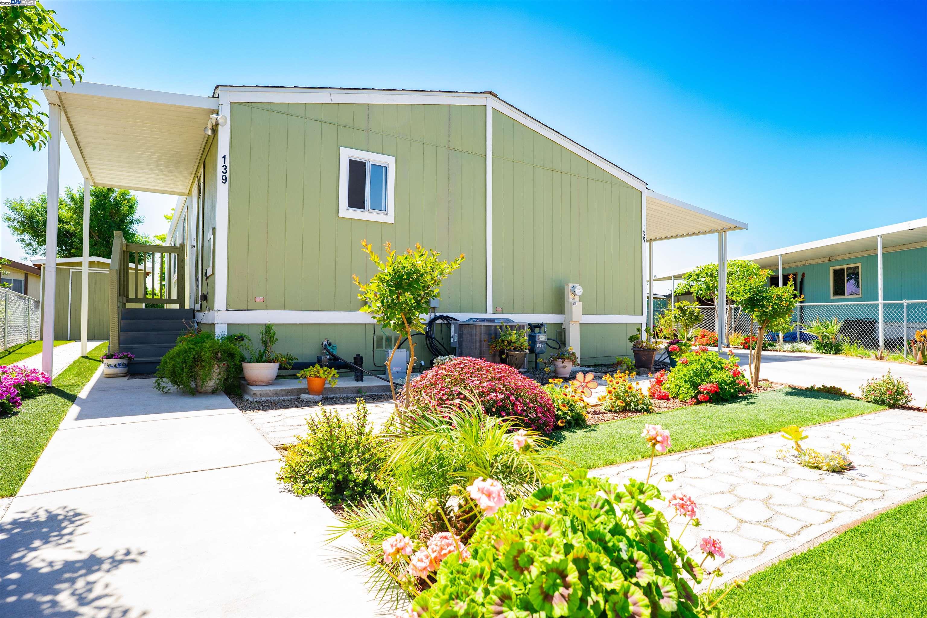 Detail Gallery Image 35 of 41 For 2499 E Gerard Ave #139,  Merced,  CA 95341 - 3 Beds | 2 Baths