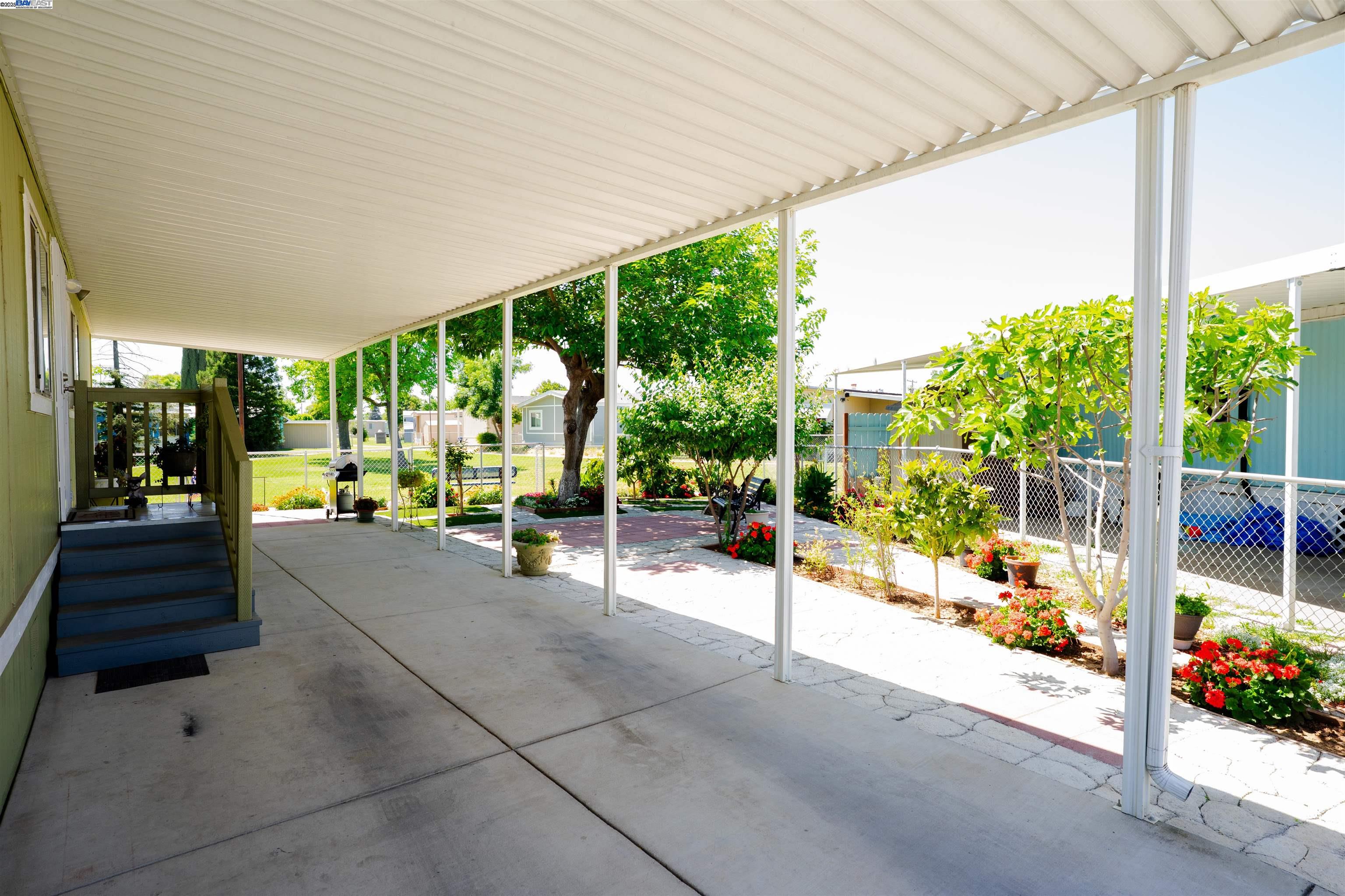 Detail Gallery Image 10 of 41 For 2499 E Gerard Ave #139,  Merced,  CA 95341 - 3 Beds | 2 Baths