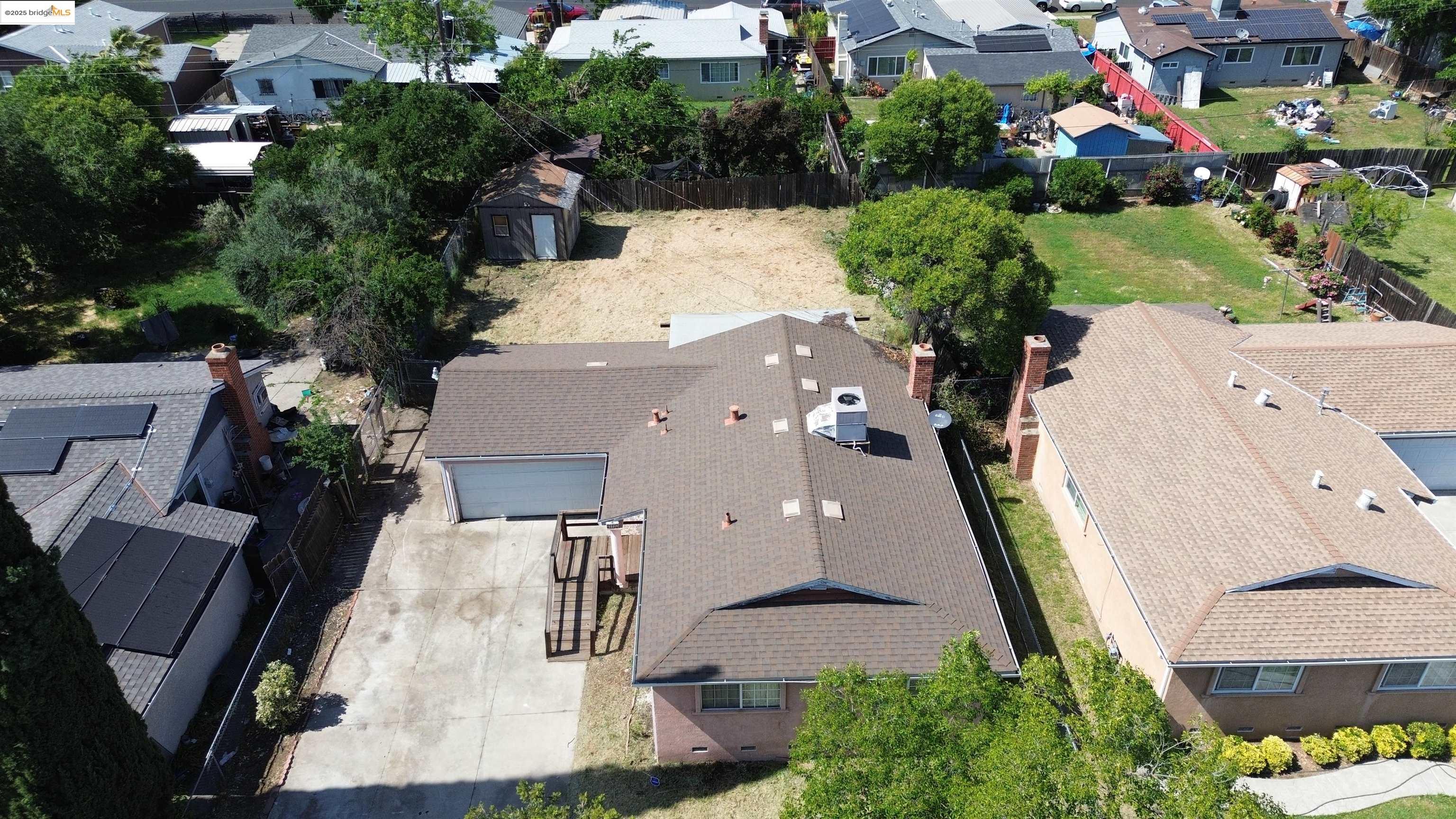 Detail Gallery Image 2 of 20 For 2511 E 9th St, Stockton,  CA 95205 - 3 Beds | 1 Baths