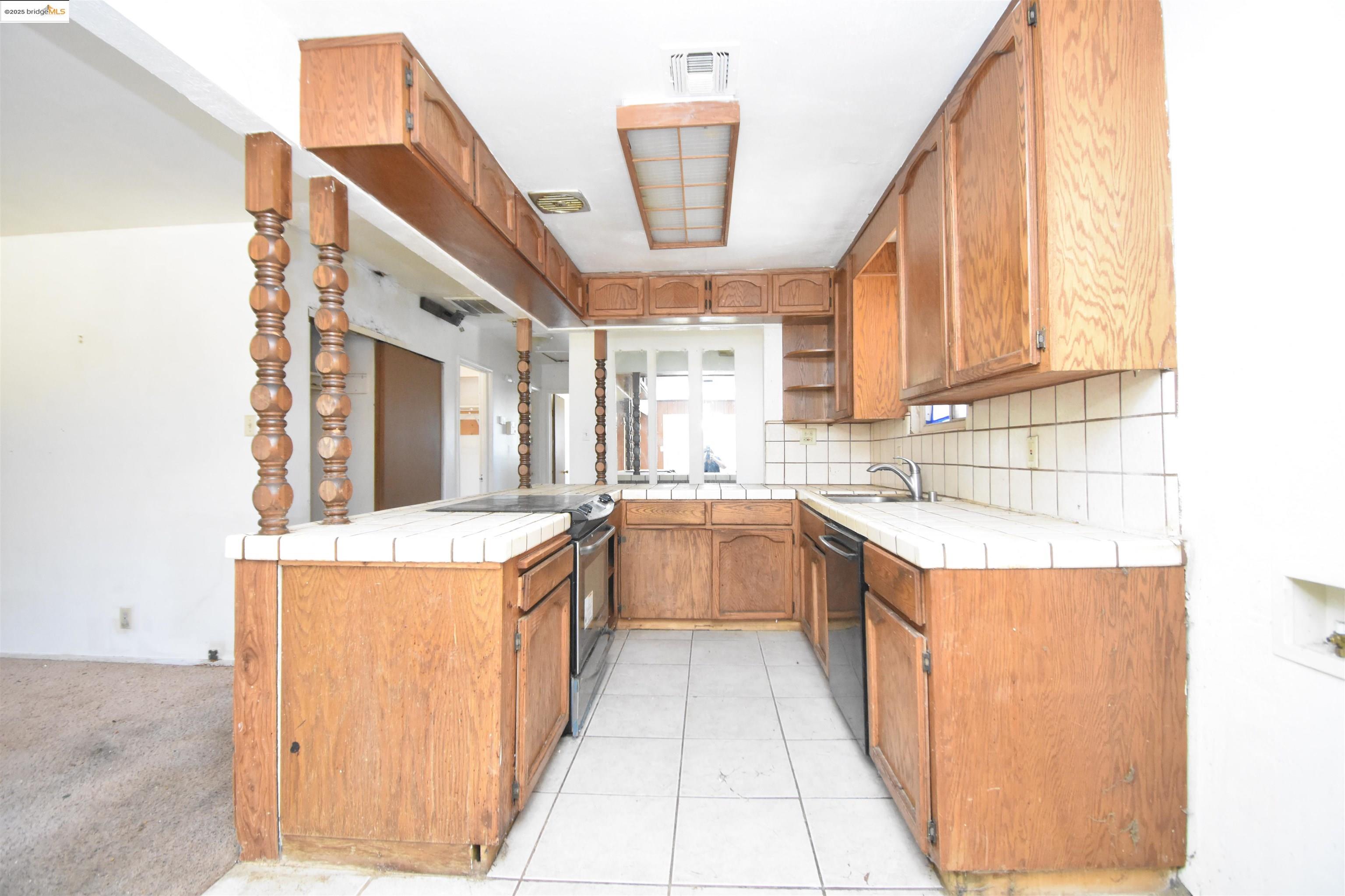 Detail Gallery Image 11 of 20 For 2511 E 9th St, Stockton,  CA 95205 - 3 Beds | 1 Baths