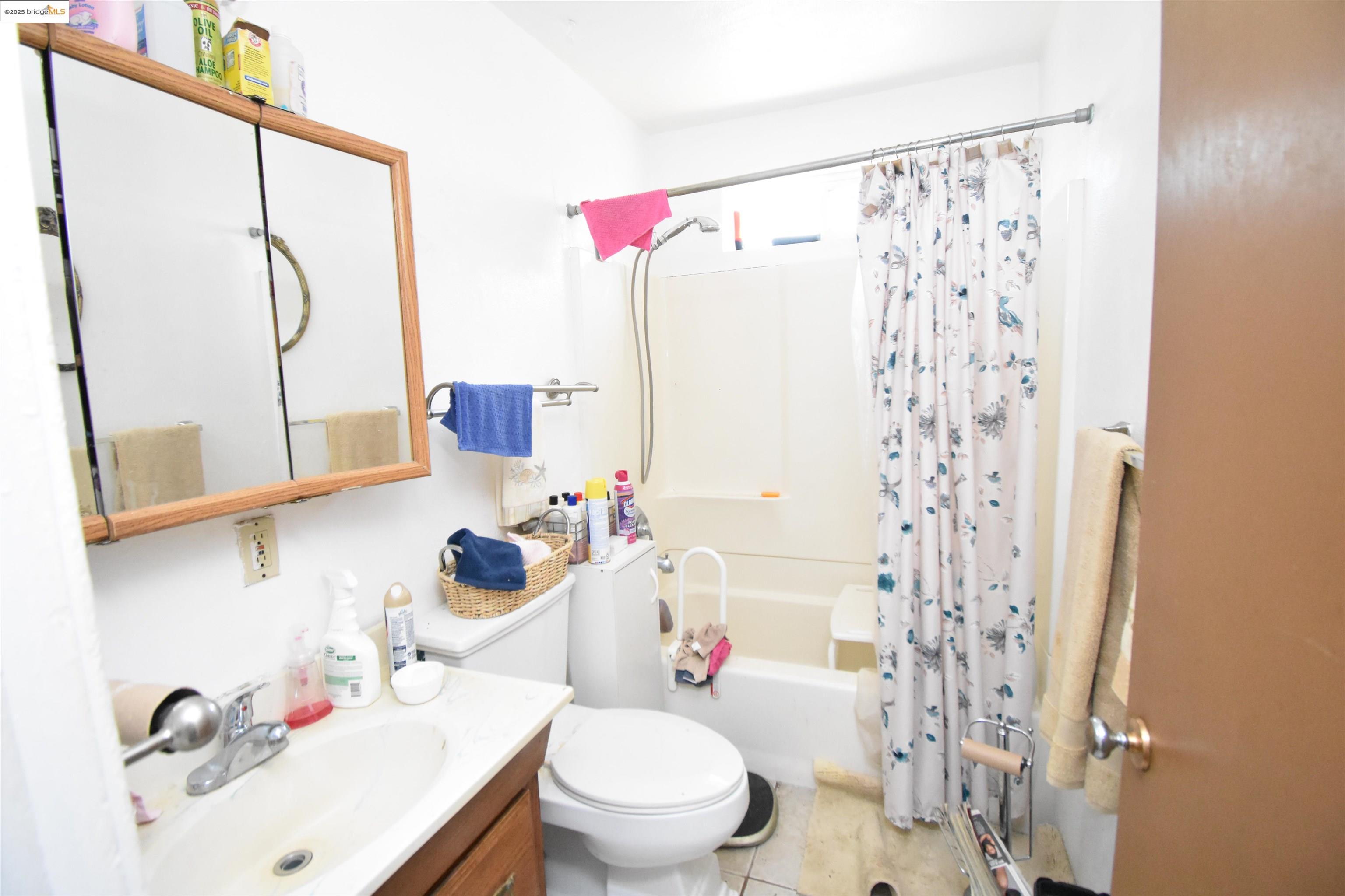 Detail Gallery Image 13 of 20 For 2511 E 9th St, Stockton,  CA 95205 - 3 Beds | 1 Baths