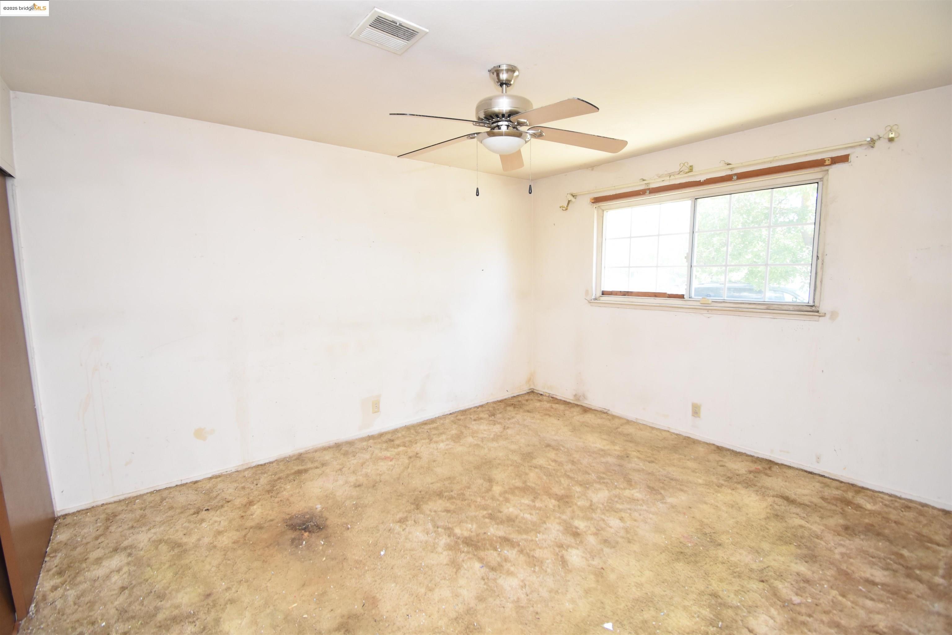 Detail Gallery Image 14 of 20 For 2511 E 9th St, Stockton,  CA 95205 - 3 Beds | 1 Baths