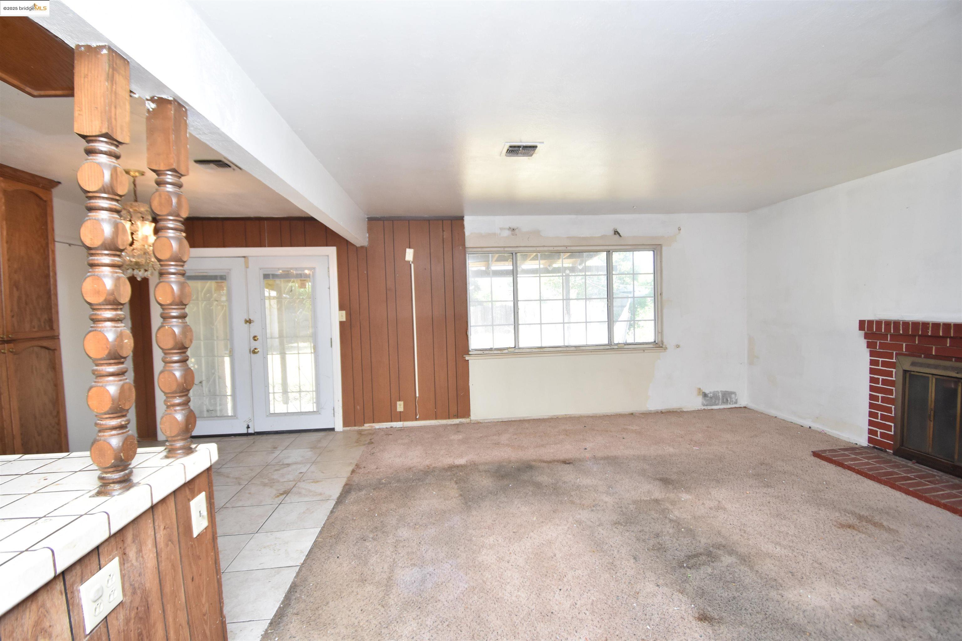 Detail Gallery Image 9 of 20 For 2511 E 9th St, Stockton,  CA 95205 - 3 Beds | 1 Baths