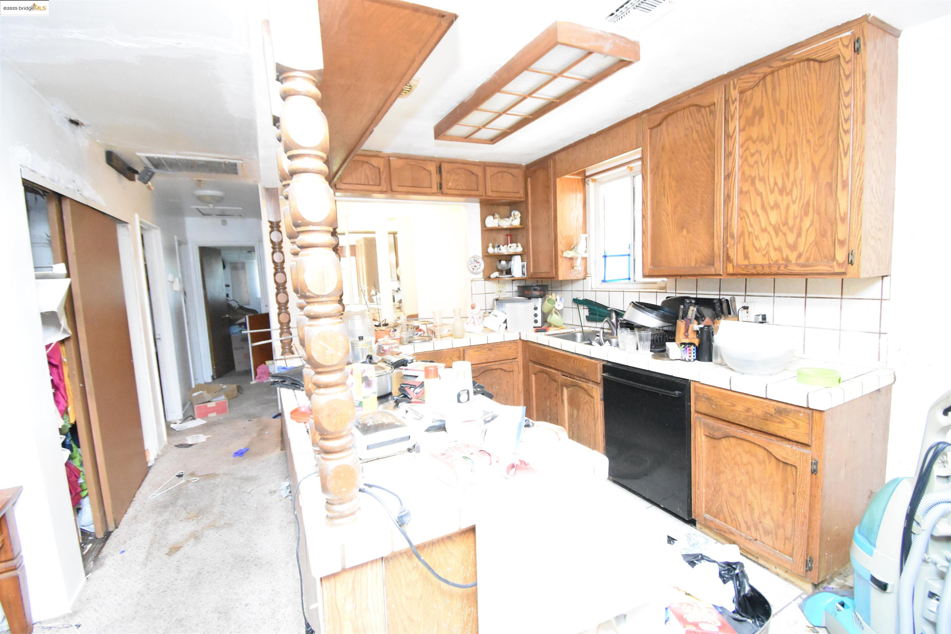 Detail Gallery Image 10 of 20 For 2511 E 9th St, Stockton,  CA 95205 - 3 Beds | 1 Baths