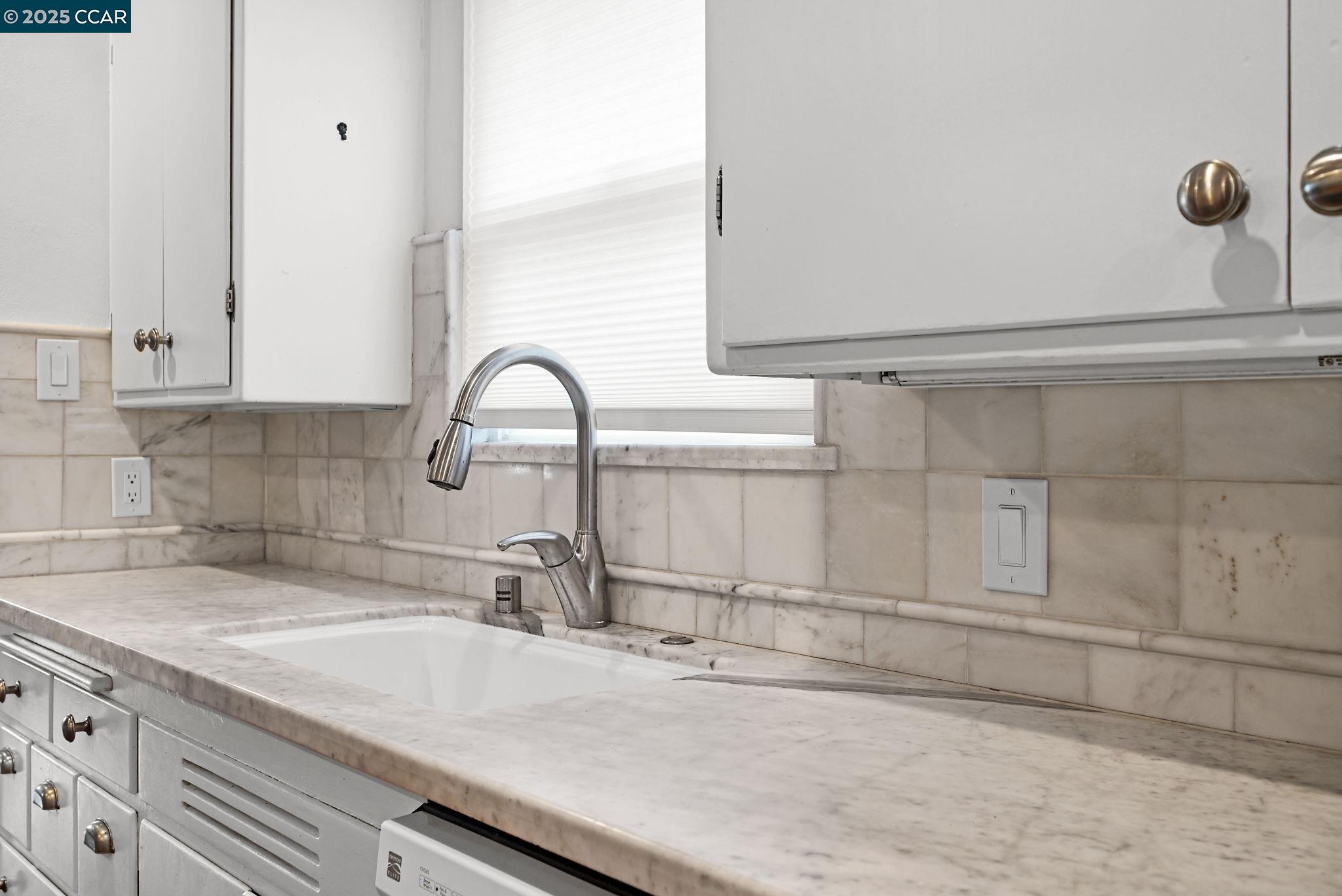 Detail Gallery Image 12 of 36 For 514 Arch Street, Martinez,  CA 94553-3241 - 3 Beds | 2/1 Baths