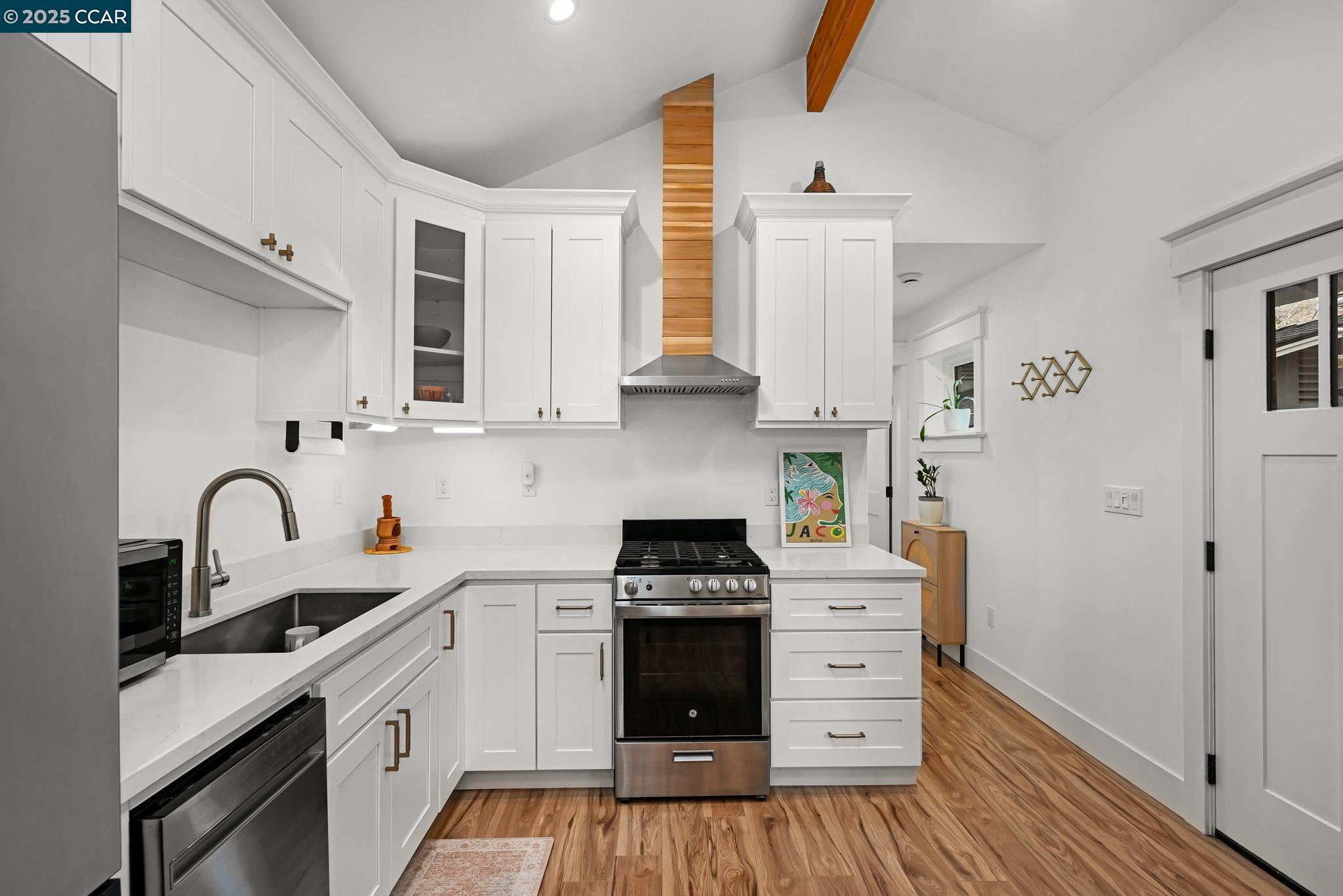 Detail Gallery Image 25 of 36 For 514 Arch Street, Martinez,  CA 94553-3241 - 3 Beds | 2/1 Baths