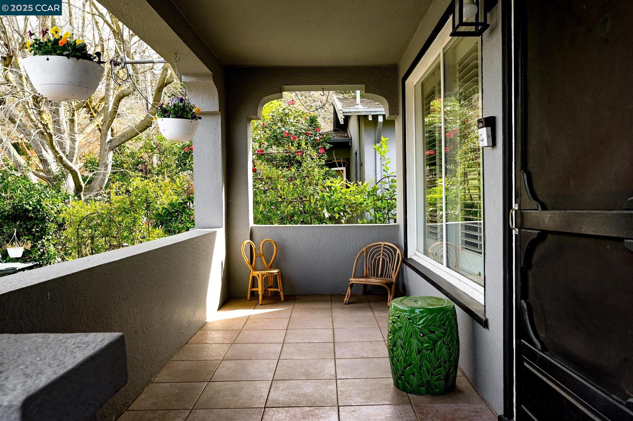 Detail Gallery Image 4 of 36 For 514 Arch Street, Martinez,  CA 94553-3241 - 3 Beds | 2/1 Baths