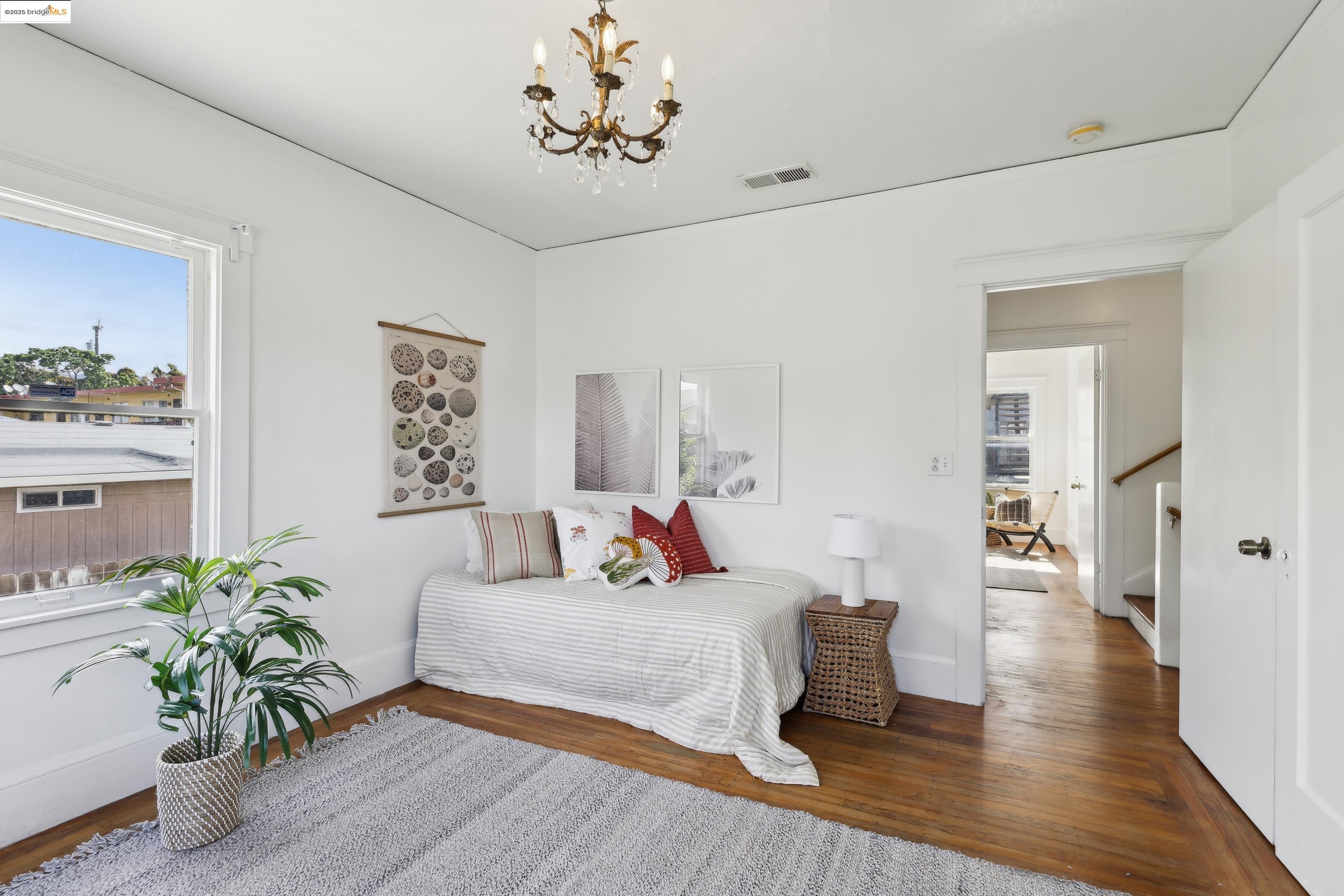 Detail Gallery Image 19 of 58 For 3064 E 15th St, Oakland,  CA 94601 - 5 Beds | 4 Baths