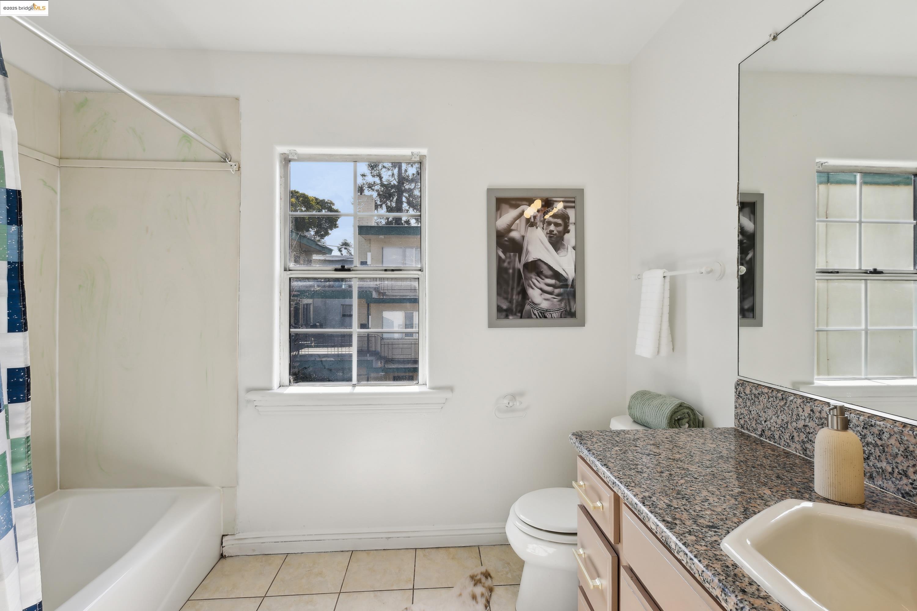 Detail Gallery Image 28 of 58 For 3064 E 15th St, Oakland,  CA 94601 - 5 Beds | 4 Baths
