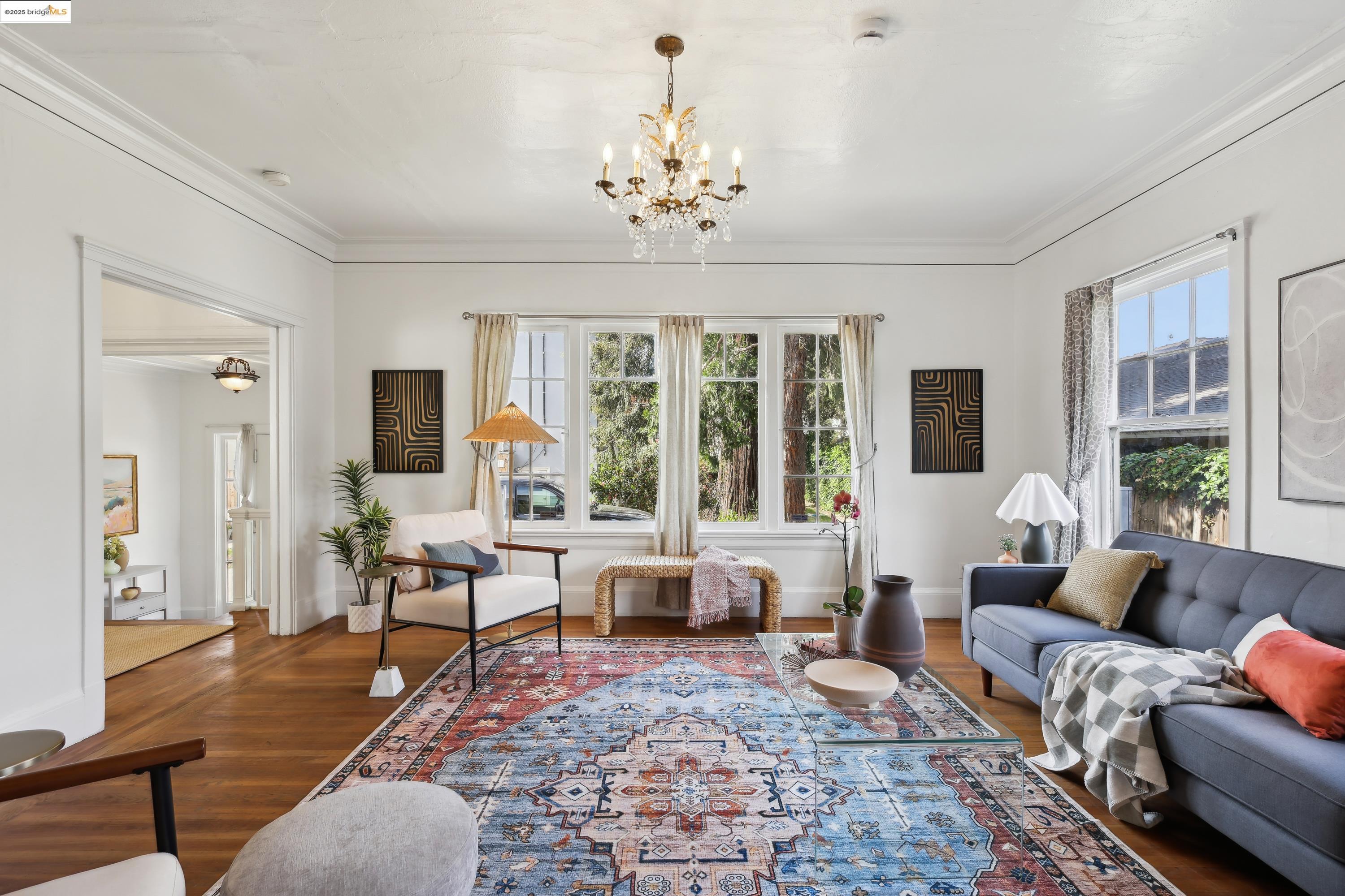 Detail Gallery Image 4 of 58 For 3064 E 15th St, Oakland,  CA 94601 - 5 Beds | 4 Baths