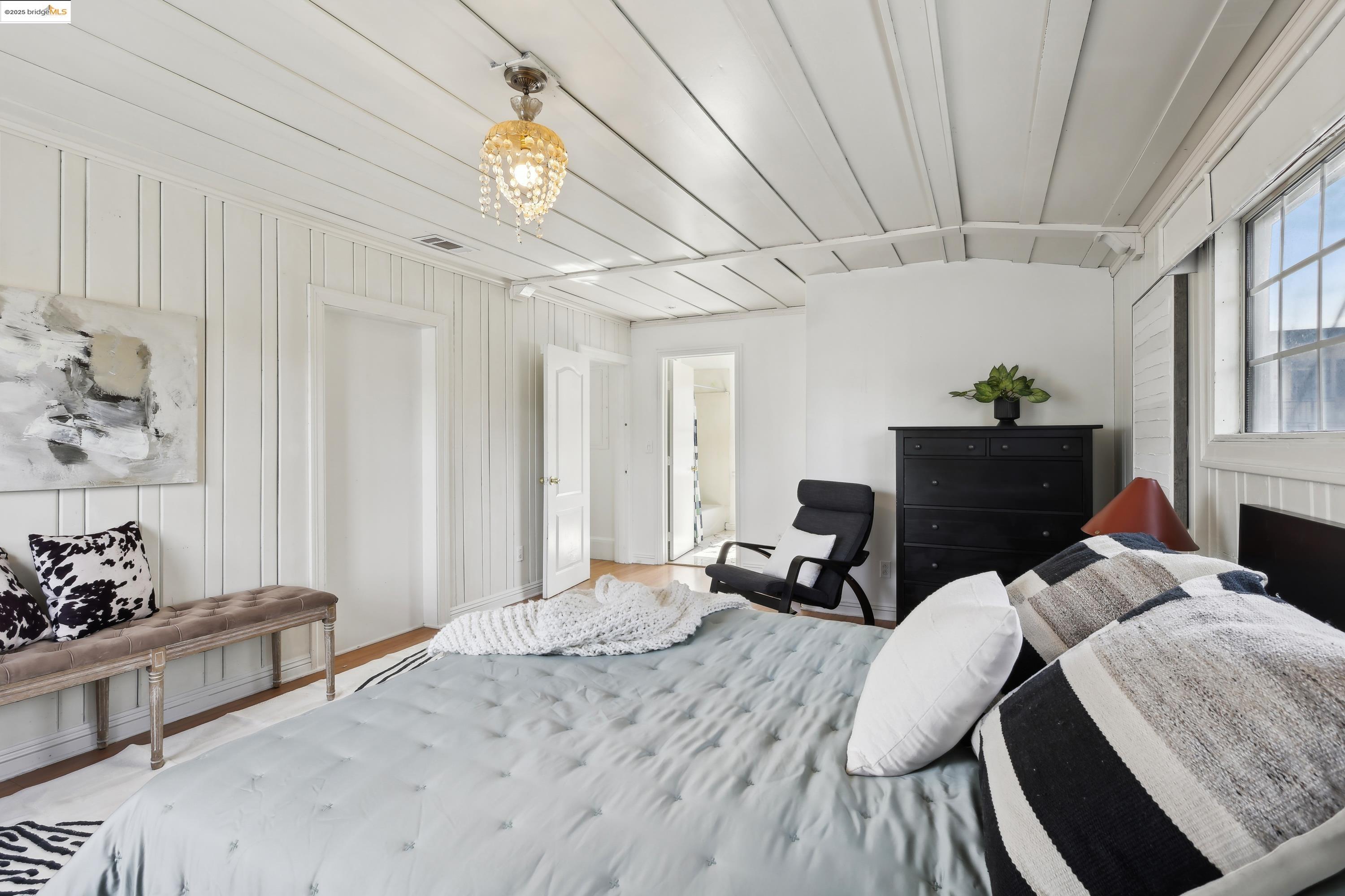 Detail Gallery Image 31 of 58 For 3064 E 15th St, Oakland,  CA 94601 - 5 Beds | 4 Baths