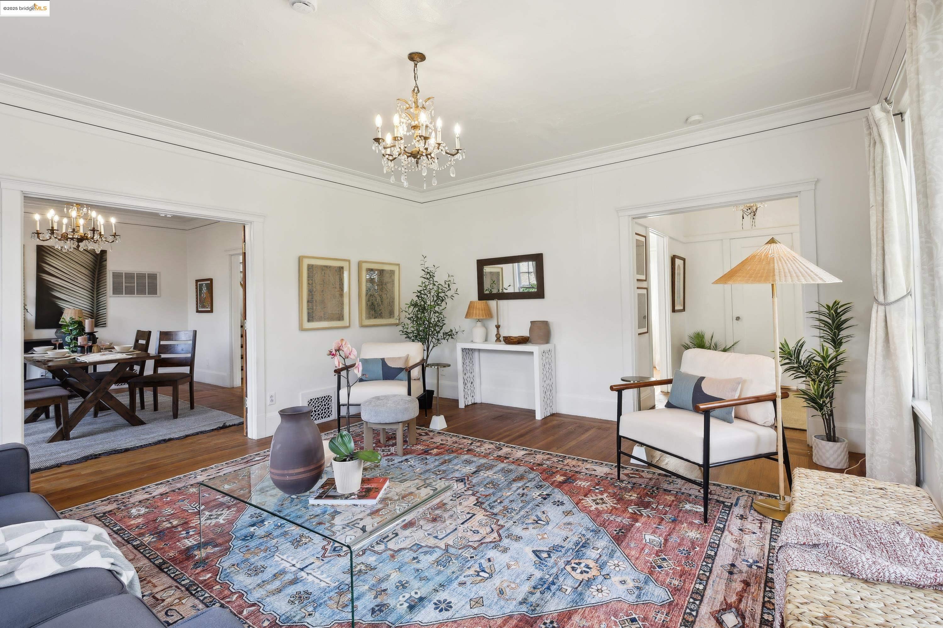 Detail Gallery Image 5 of 58 For 3064 E 15th St, Oakland,  CA 94601 - 5 Beds | 4 Baths