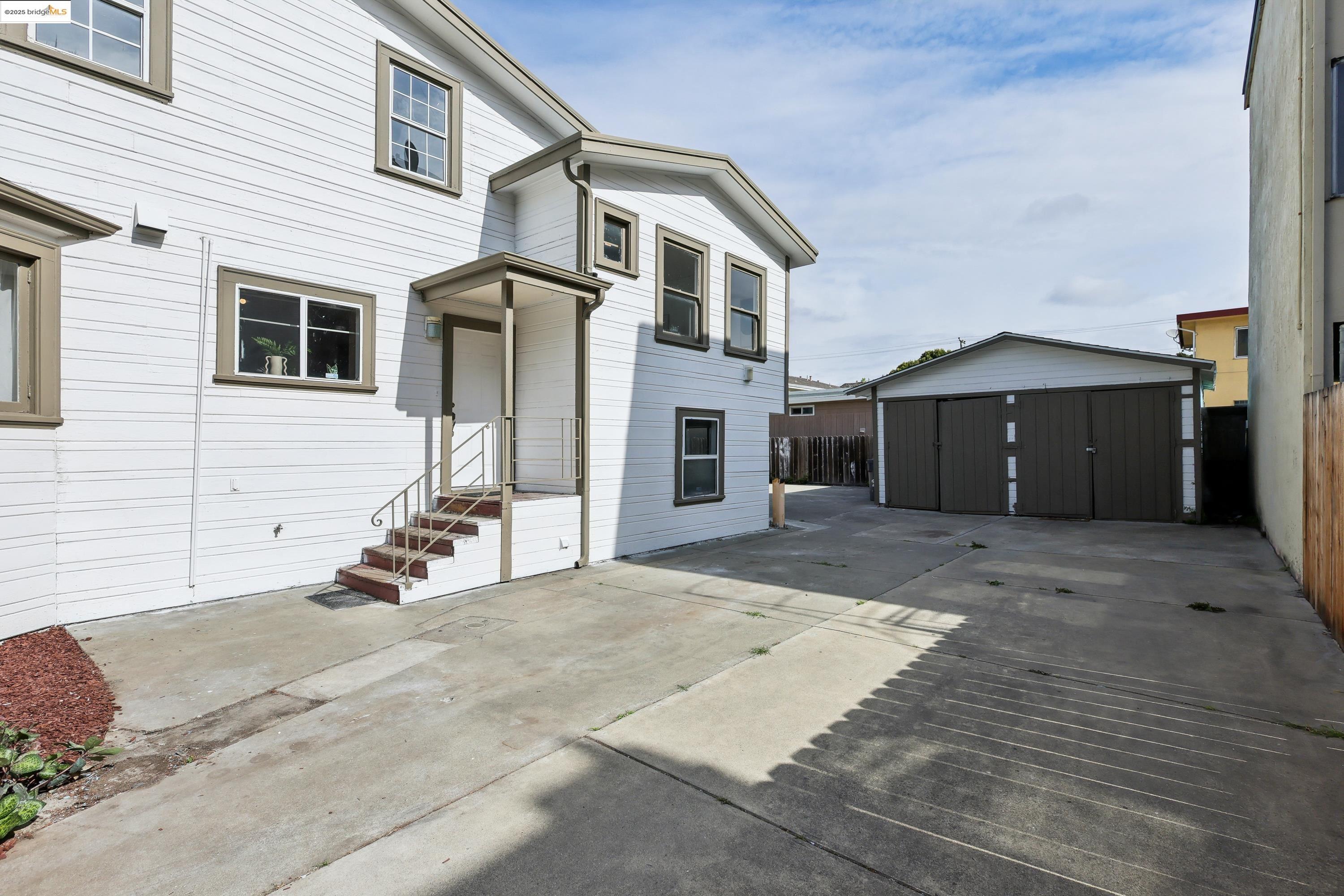 Detail Gallery Image 48 of 58 For 3064 E 15th St, Oakland,  CA 94601 - 5 Beds | 4 Baths