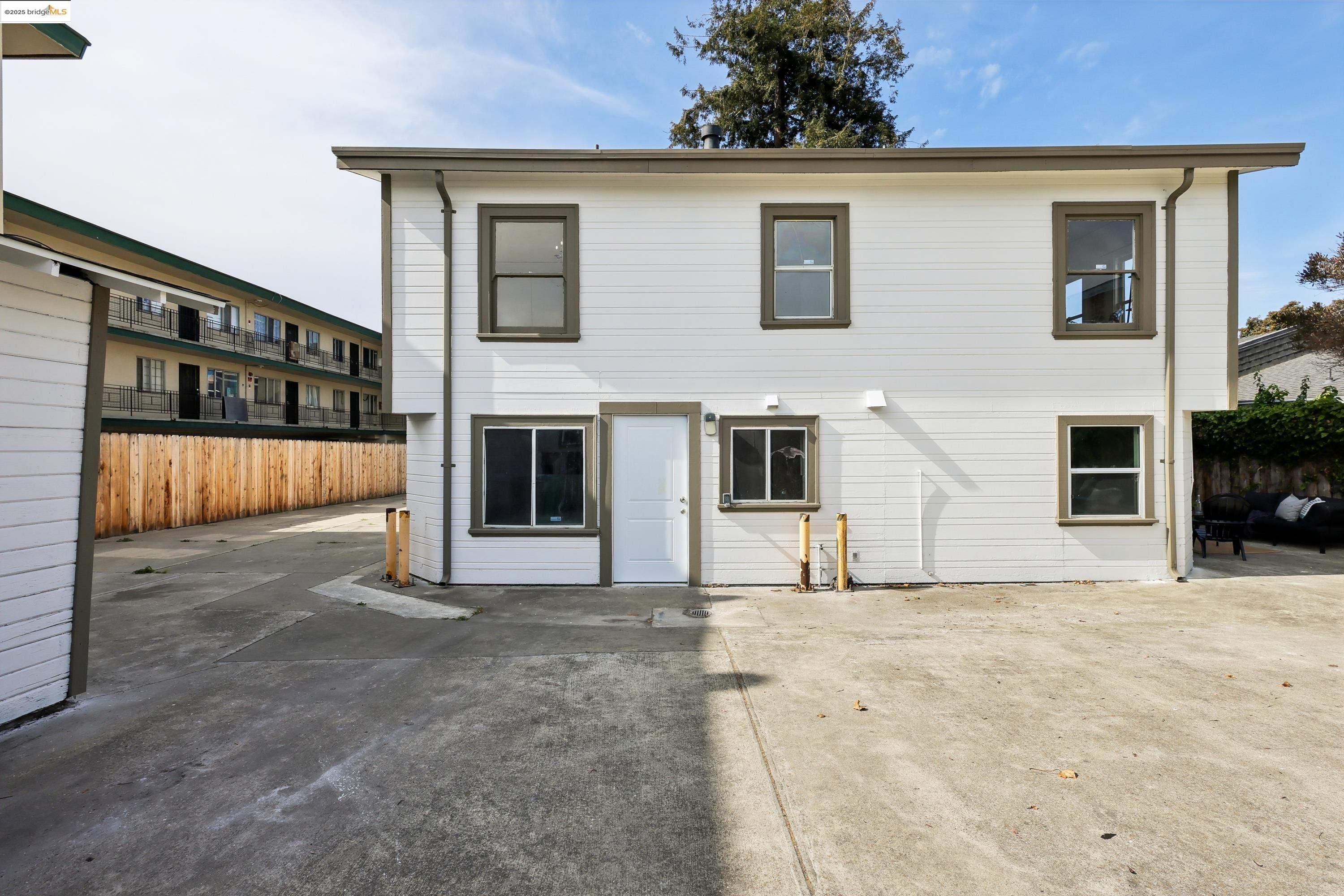 Detail Gallery Image 49 of 58 For 3064 E 15th St, Oakland,  CA 94601 - 5 Beds | 4 Baths
