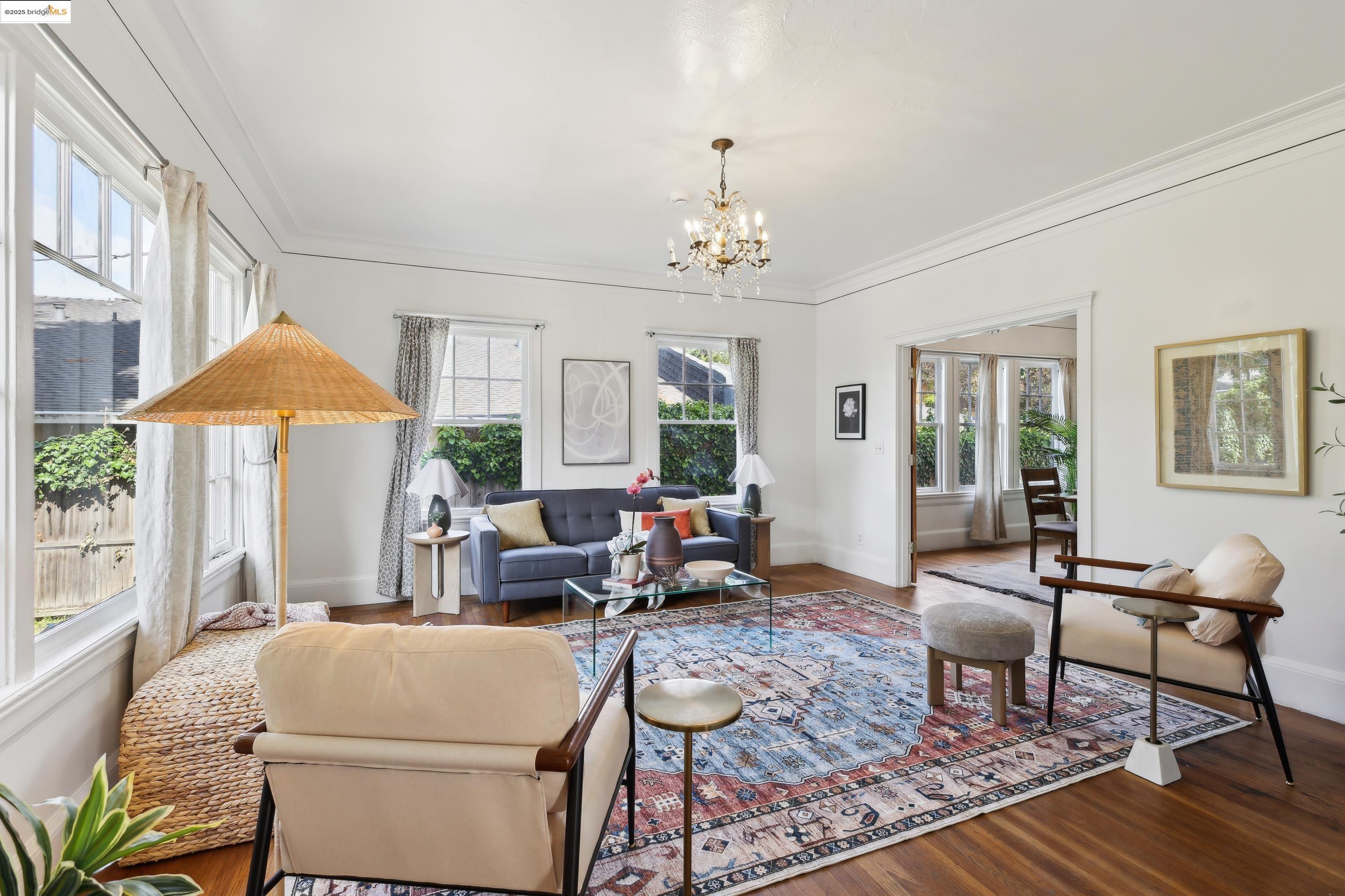 Detail Gallery Image 6 of 58 For 3064 E 15th St, Oakland,  CA 94601 - 5 Beds | 4 Baths