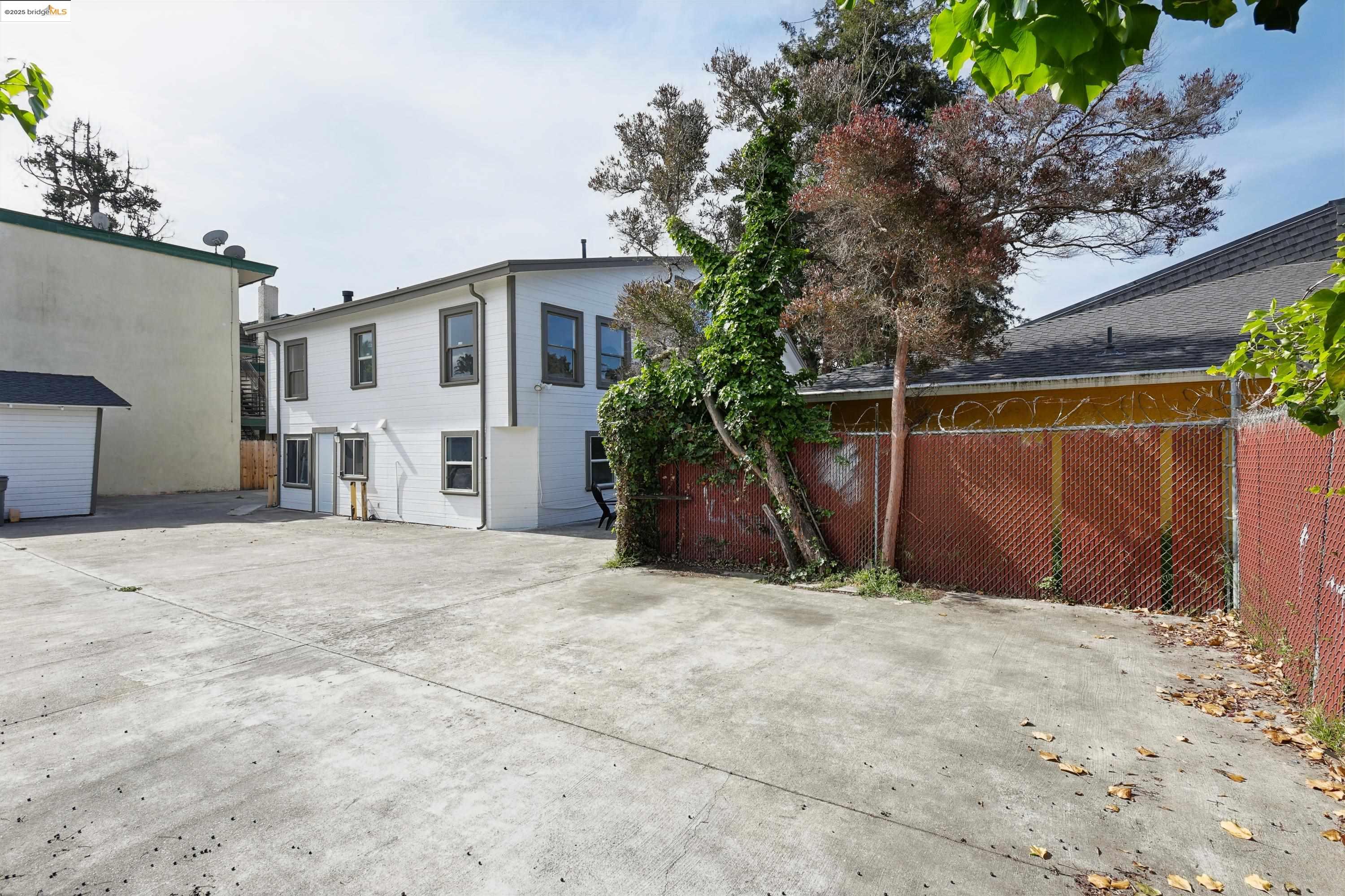 Detail Gallery Image 51 of 58 For 3064 E 15th St, Oakland,  CA 94601 - 5 Beds | 4 Baths