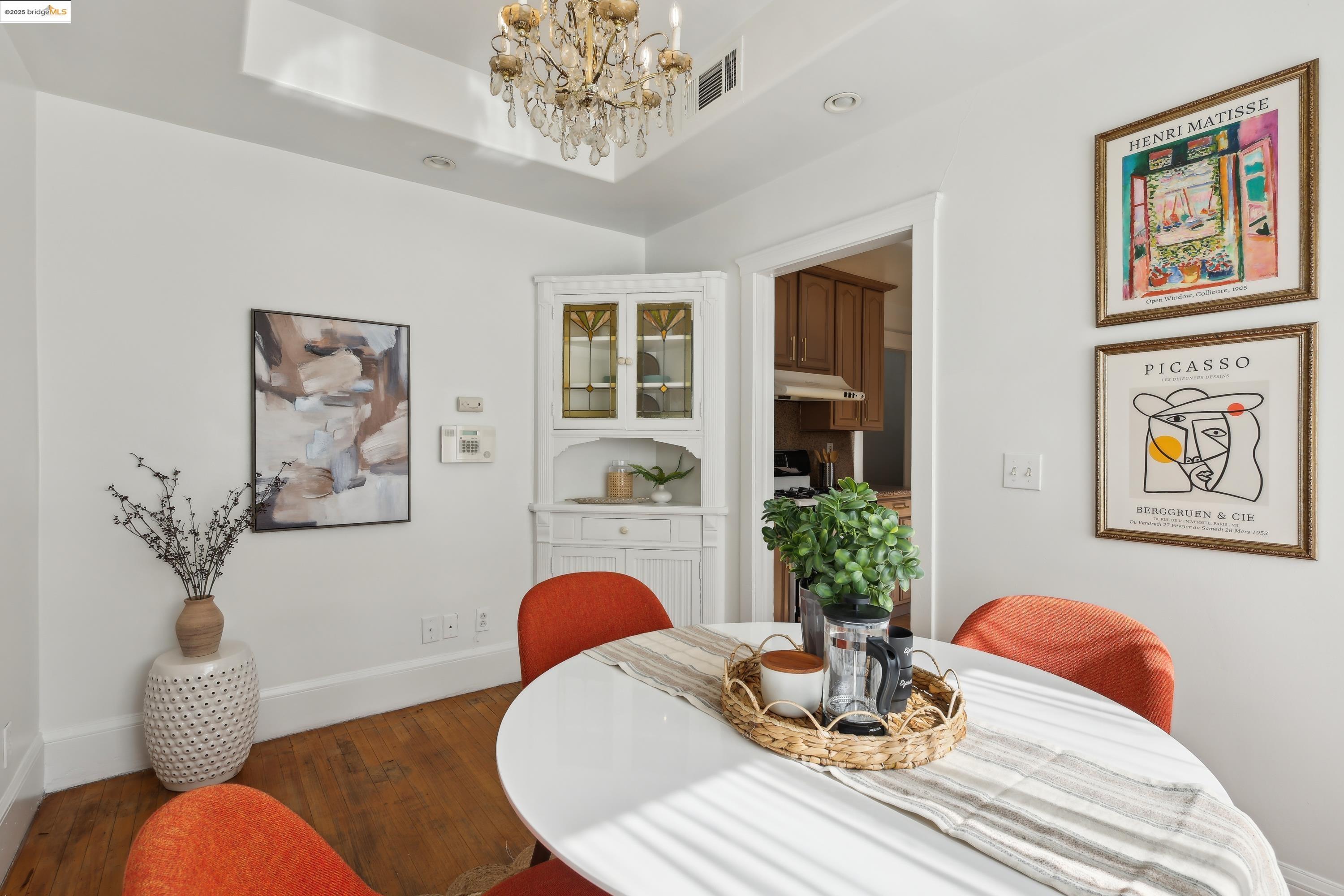 Detail Gallery Image 8 of 58 For 3064 E 15th St, Oakland,  CA 94601 - 5 Beds | 4 Baths