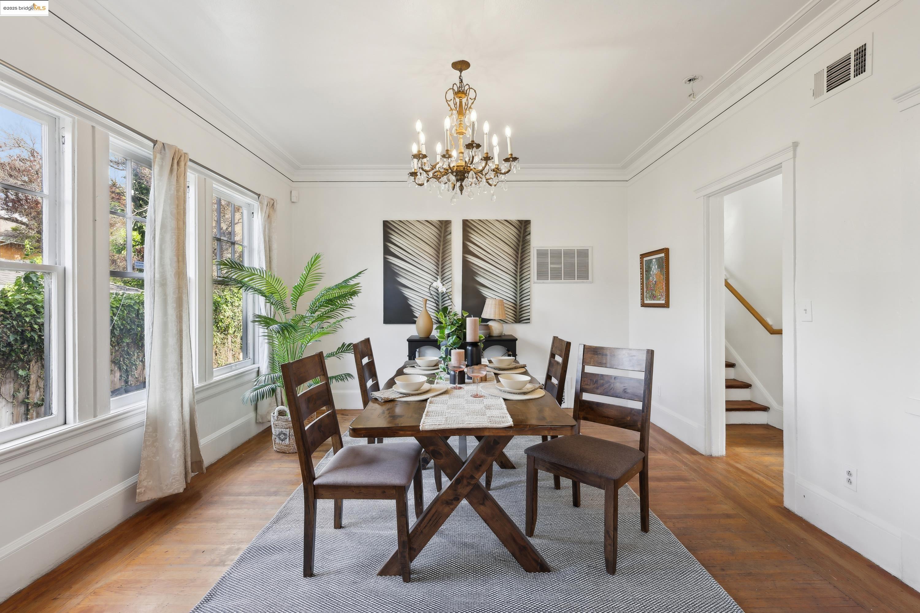 Detail Gallery Image 9 of 58 For 3064 E 15th St, Oakland,  CA 94601 - 5 Beds | 4 Baths