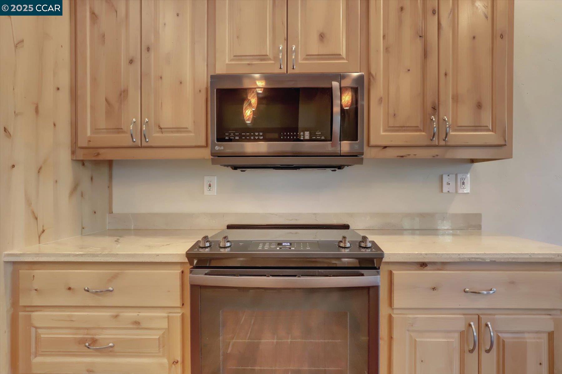 Detail Gallery Image 8 of 43 For 14058 Sun Forest Dr., Penn Valley,  CA 95946 - 3 Beds | 2 Baths