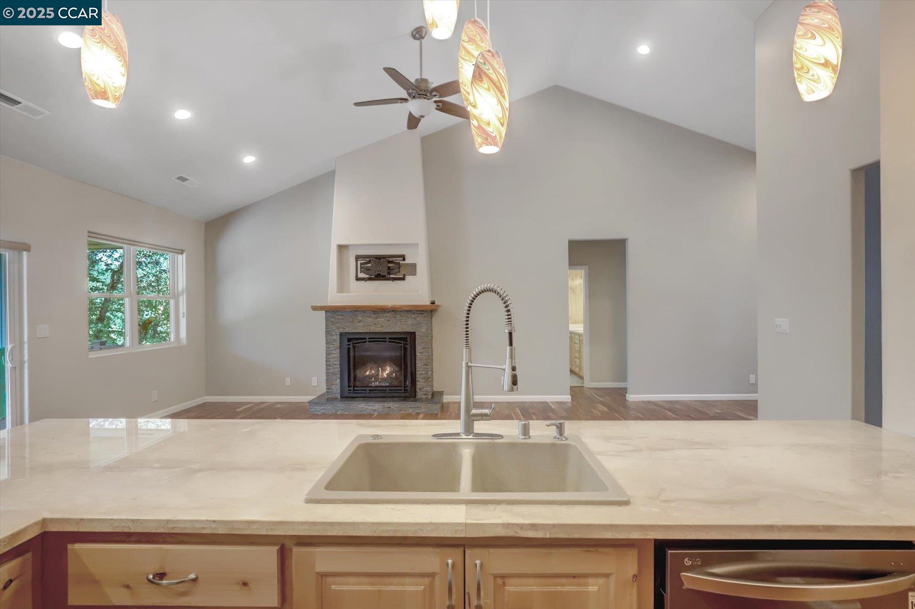 Detail Gallery Image 10 of 43 For 14058 Sun Forest Dr., Penn Valley,  CA 95946 - 3 Beds | 2 Baths