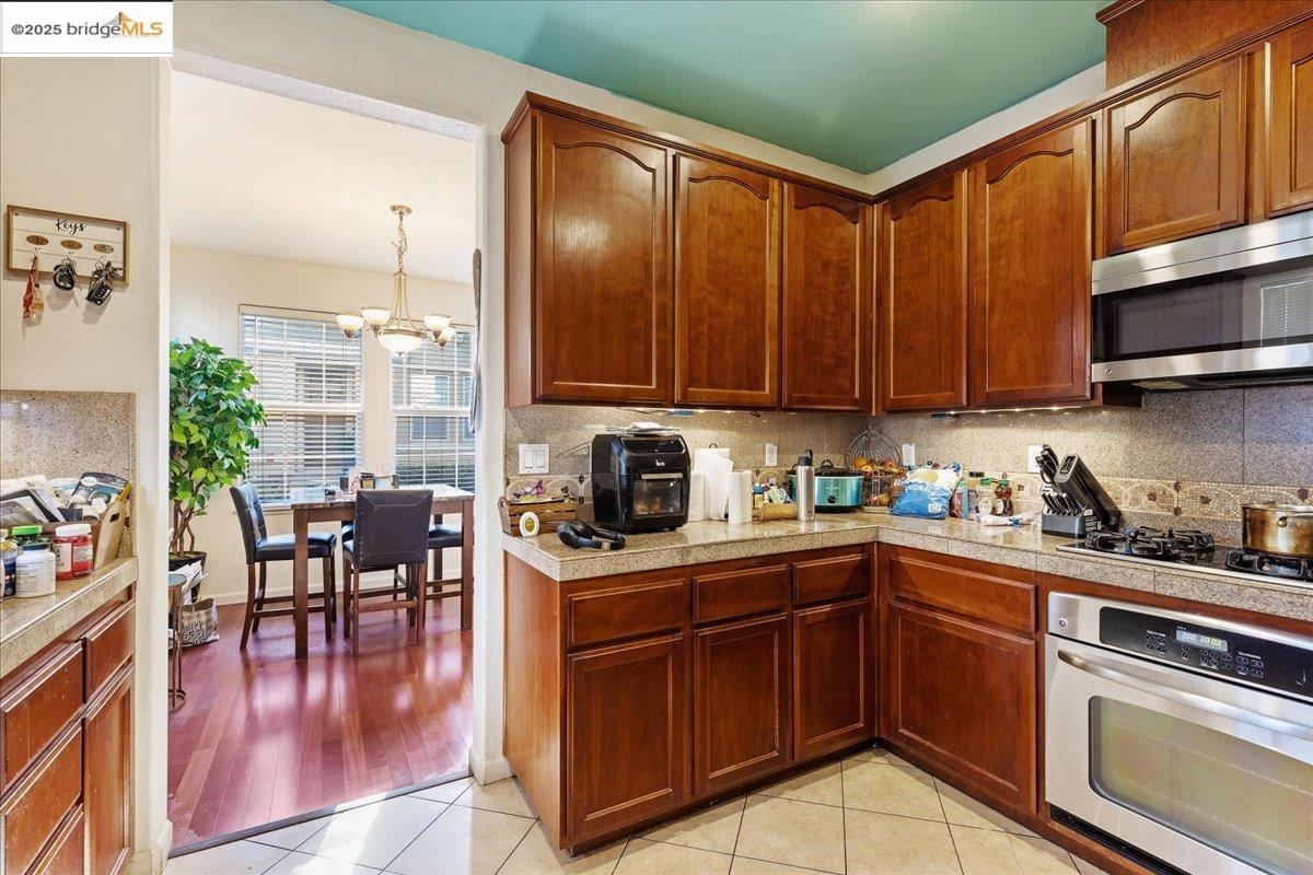Detail Gallery Image 11 of 23 For 5036 Match Ct, Richmond,  CA 94806 - 3 Beds | 2/1 Baths