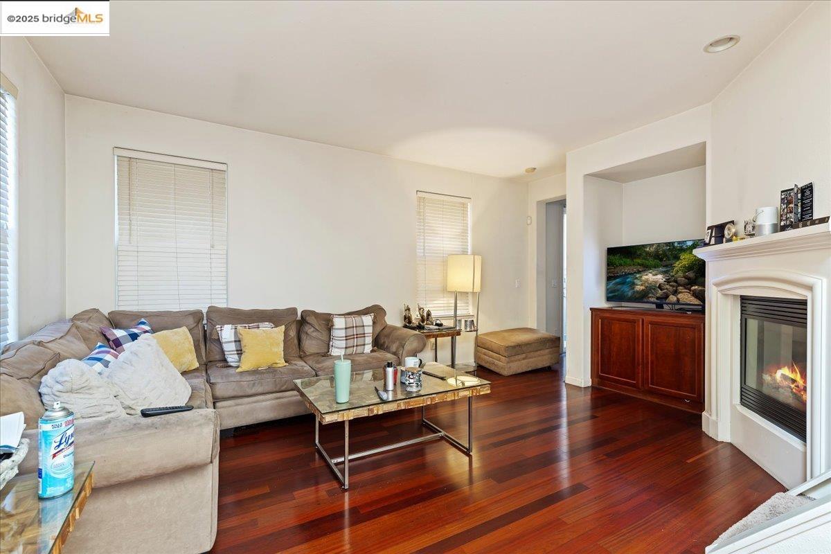 Detail Gallery Image 5 of 23 For 5036 Match Ct, Richmond,  CA 94806 - 3 Beds | 2/1 Baths