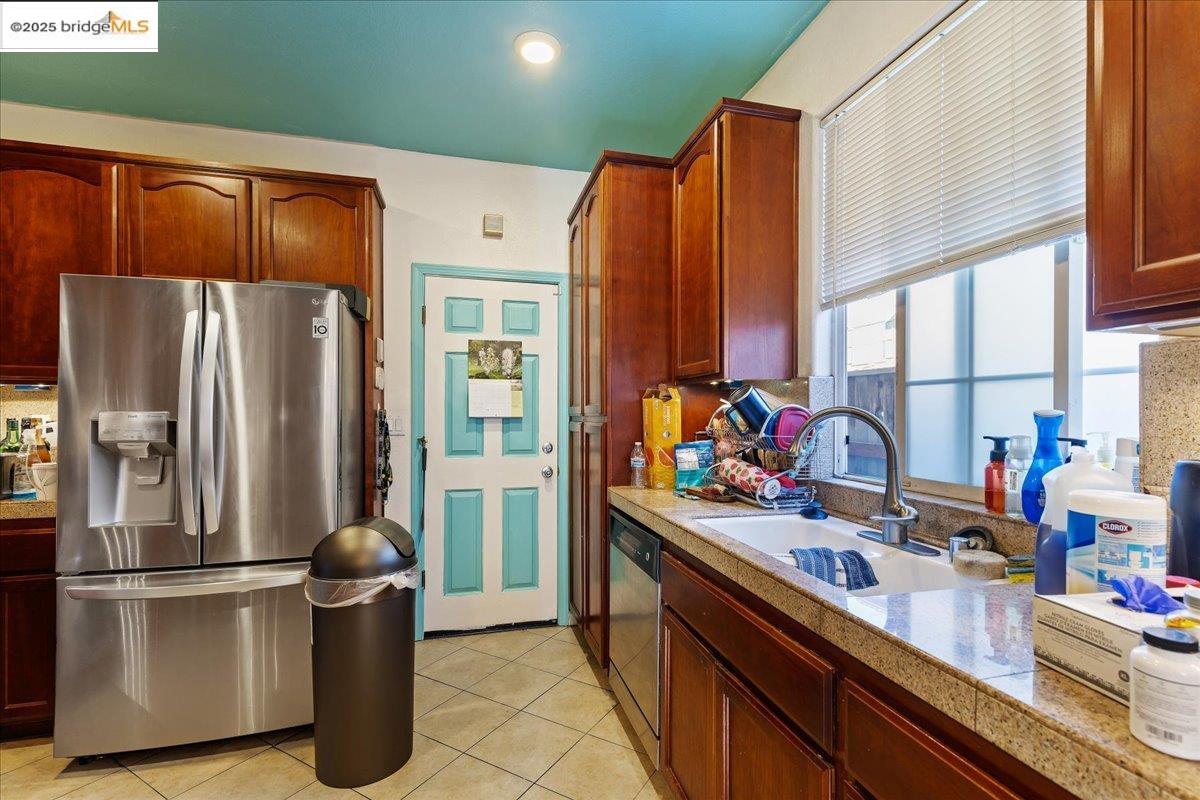 Detail Gallery Image 9 of 23 For 5036 Match Ct, Richmond,  CA 94806 - 3 Beds | 2/1 Baths