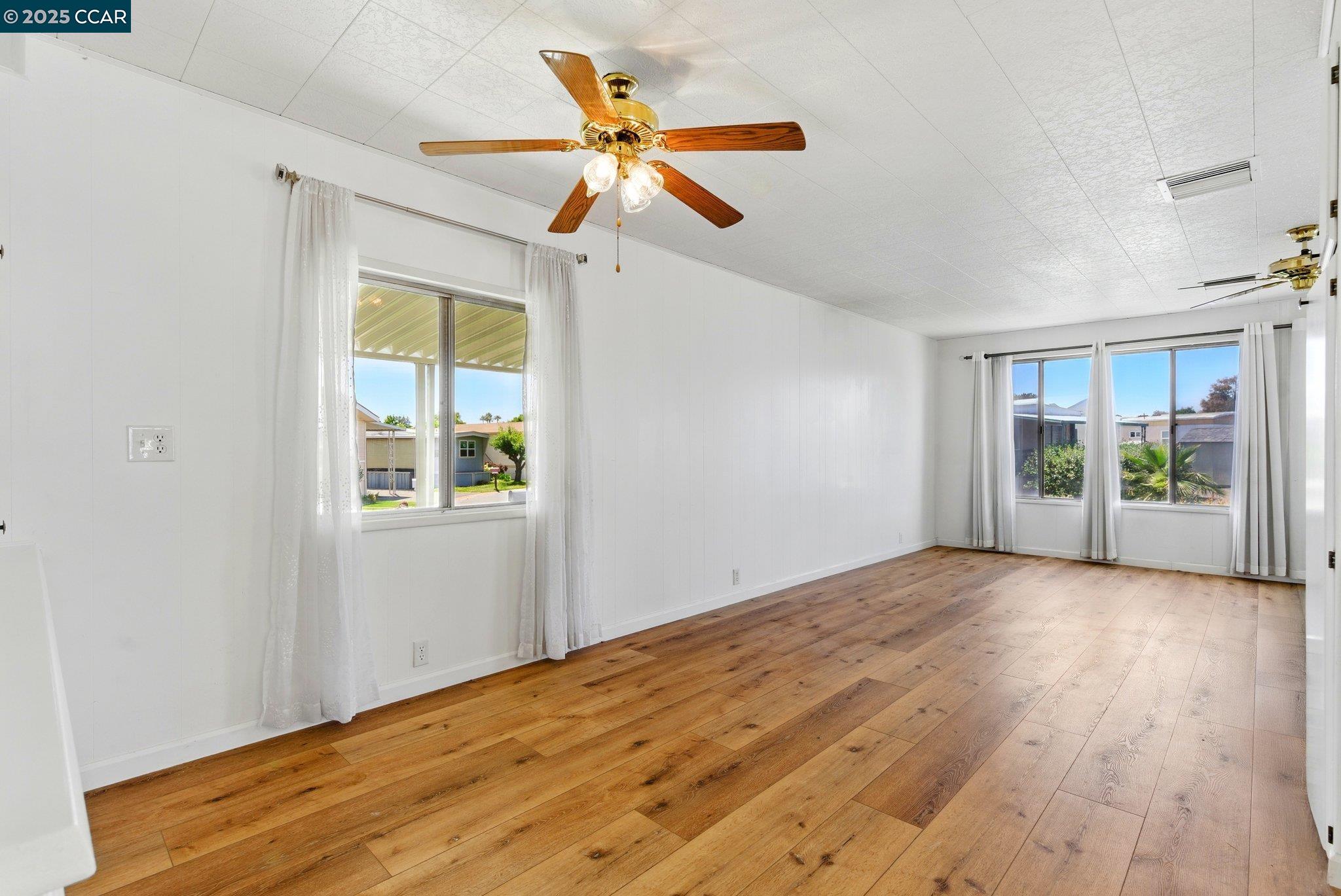 Detail Gallery Image 12 of 33 For 83 a Street, Concord,  CA 94520 - 2 Beds | 2 Baths